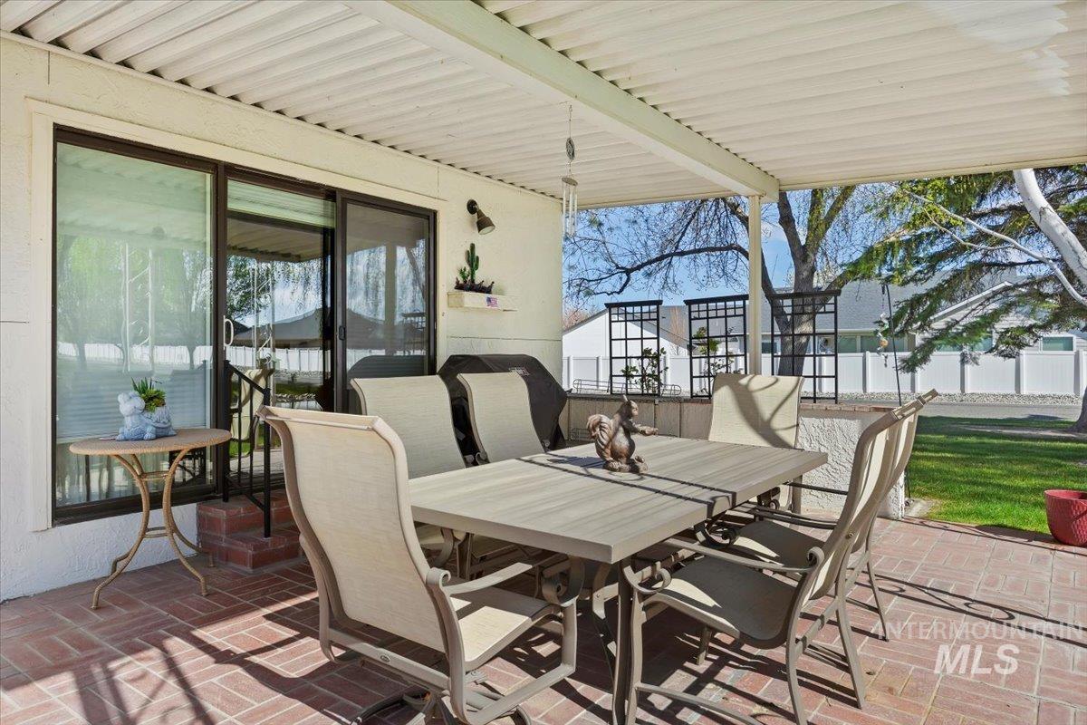 139 Los Lagos, Twin Falls, Idaho 83301, 2 Bedrooms, 2 Bathrooms, Residential For Sale, Price $469,000,MLS 98976614