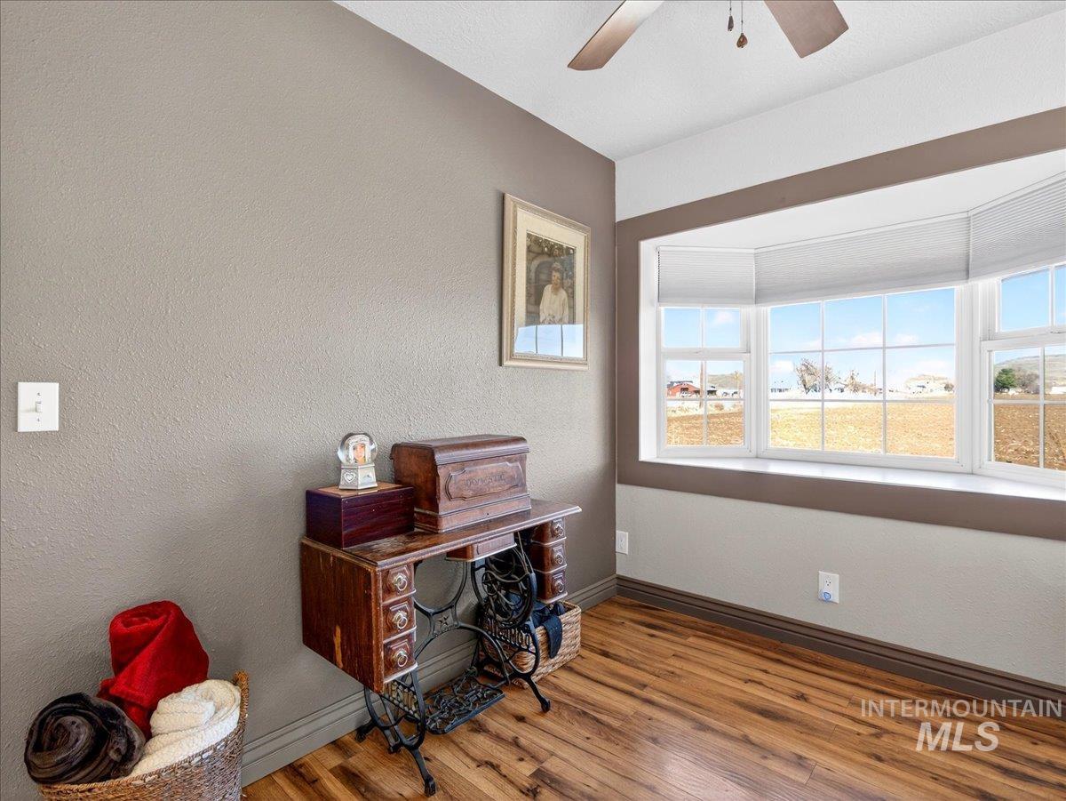 1233 E Idaho Blvd, Emmett, Idaho 83617, 4 Bedrooms, 3 Bathrooms, Residential For Sale, Price $595,000, 98976621