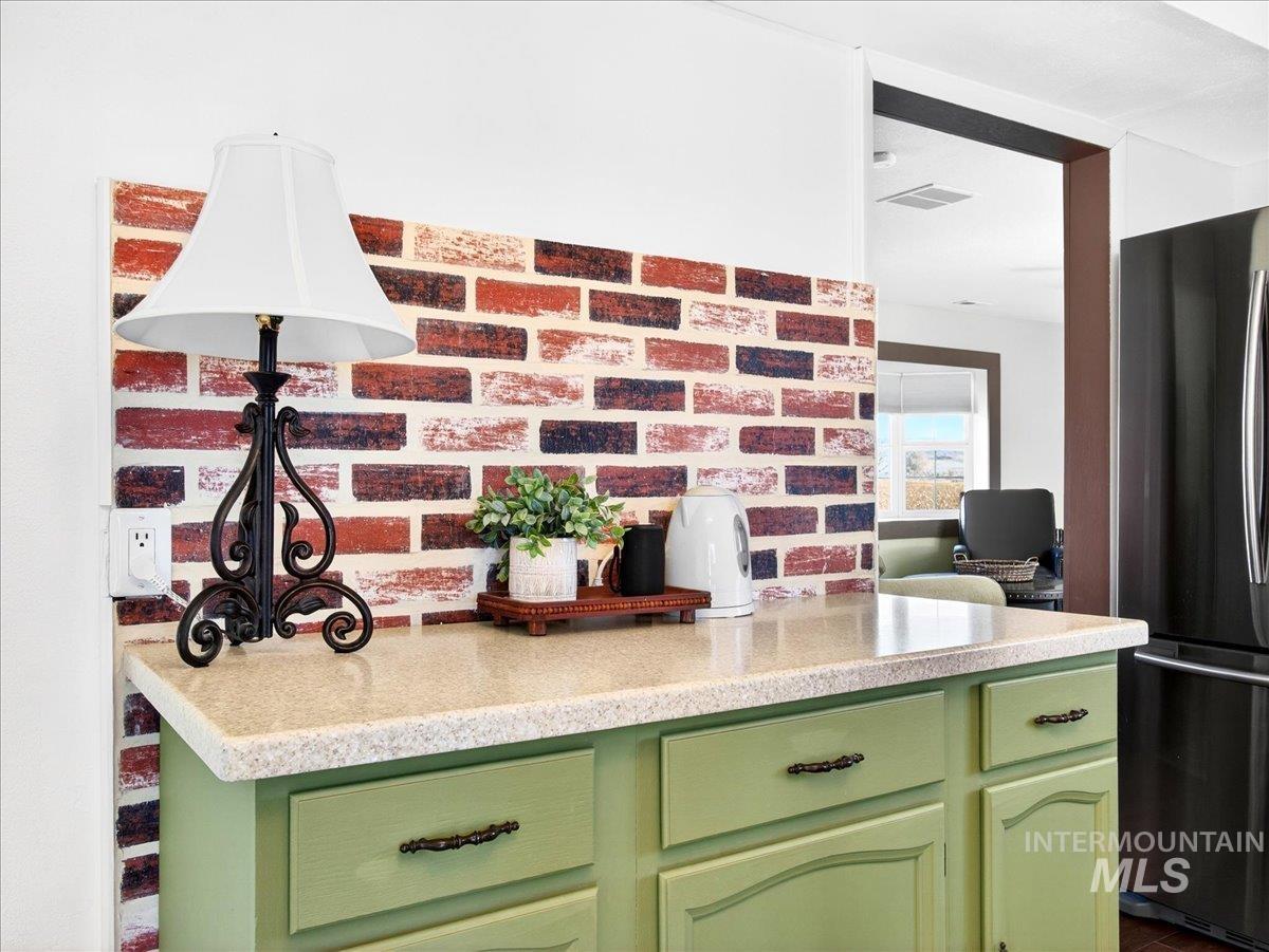 1233 E Idaho Blvd, Emmett, Idaho 83617, 4 Bedrooms, 3 Bathrooms, Residential For Sale, Price $595,000, 98976621