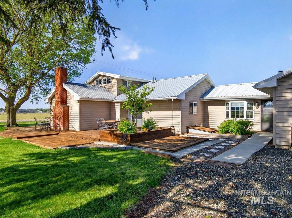 1233 E Idaho Blvd, Emmett, Idaho 83617, 4 Bedrooms, 3 Bathrooms, Residential For Sale, Price $595,000, 98976621