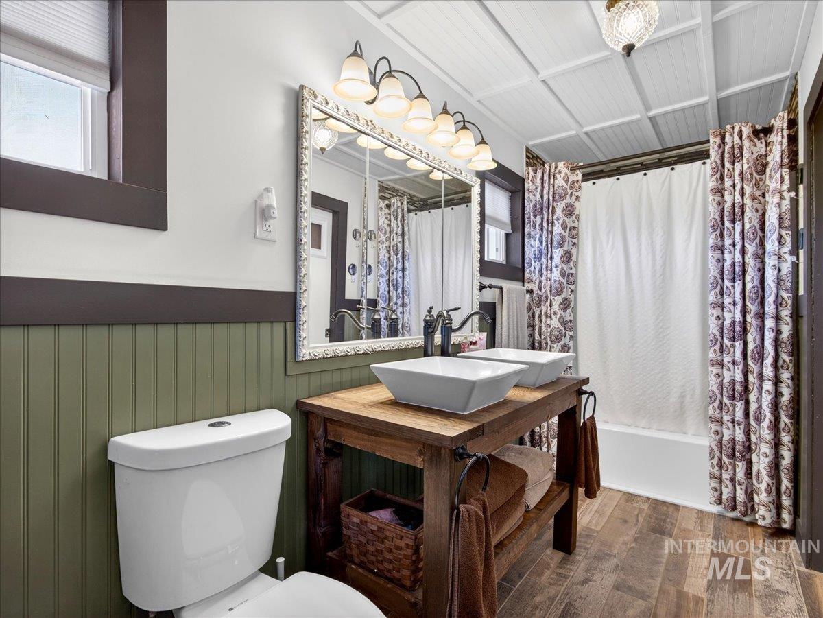 1233 E Idaho Blvd, Emmett, Idaho 83617, 4 Bedrooms, 3 Bathrooms, Residential For Sale, Price $595,000, 98976621