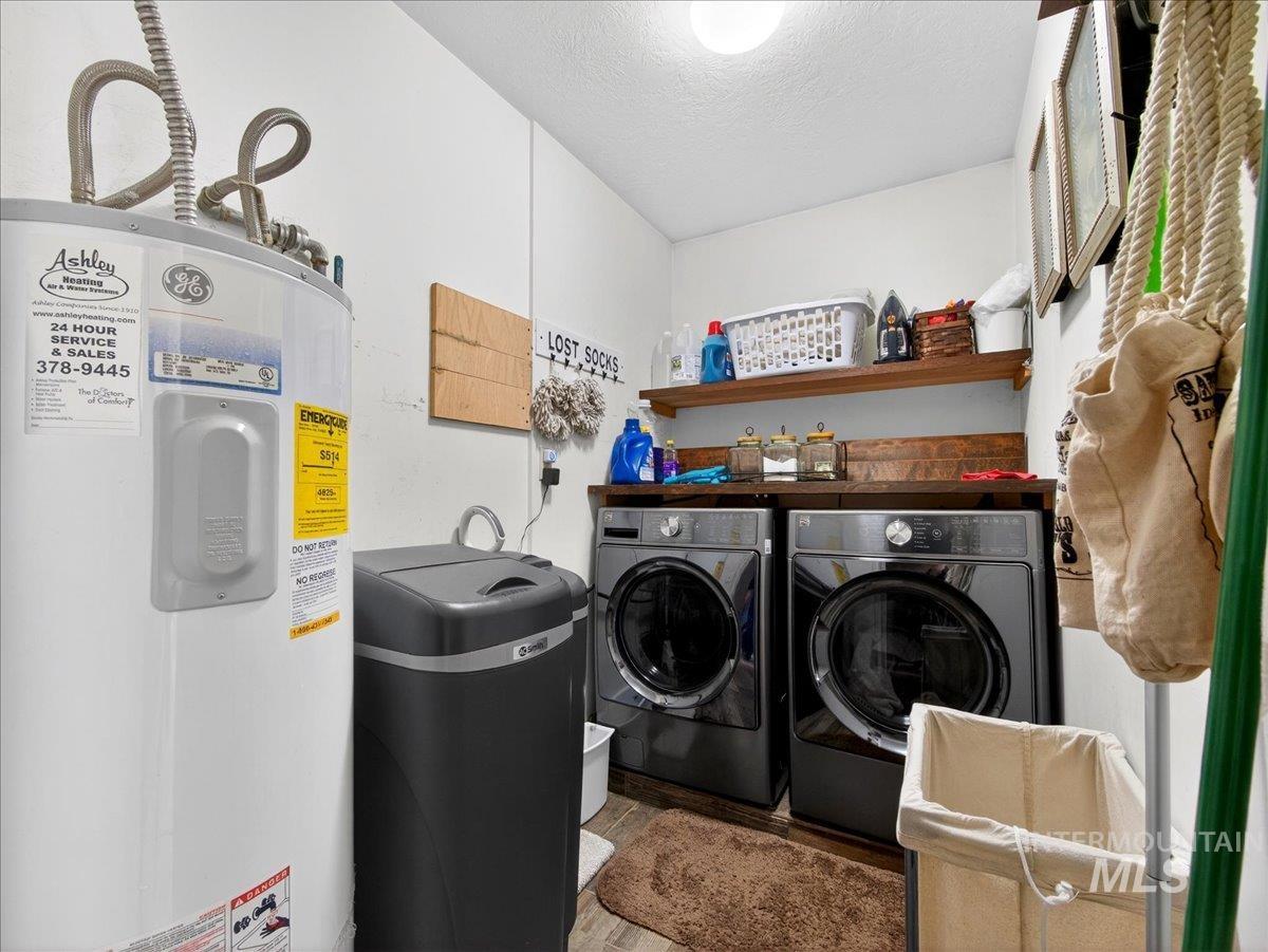 1233 E Idaho Blvd, Emmett, Idaho 83617, 4 Bedrooms, 3 Bathrooms, Residential For Sale, Price $595,000, 98976621