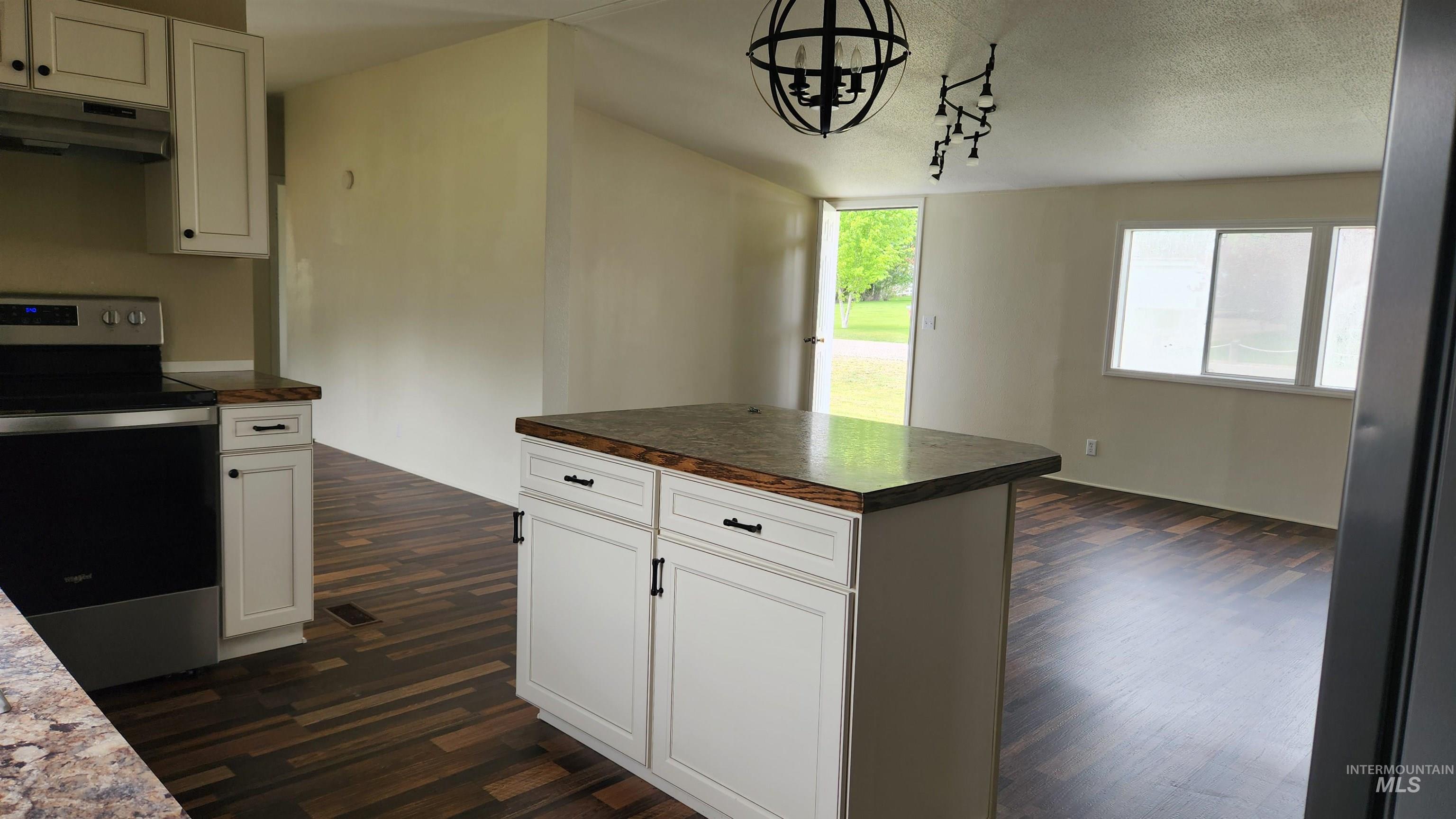 487 W 45 North, Burley, Idaho 83318, 4 Bedrooms, 2 Bathrooms, Residential For Sale, Price $269,900, 98976625