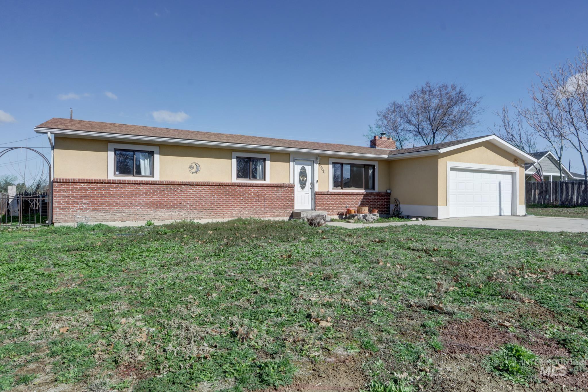 2021 Terrace Dr, Caldwell, Idaho 83605, 3 Bedrooms, 3 Bathrooms, Residential For Sale, Price $394,990,MLS 98976626