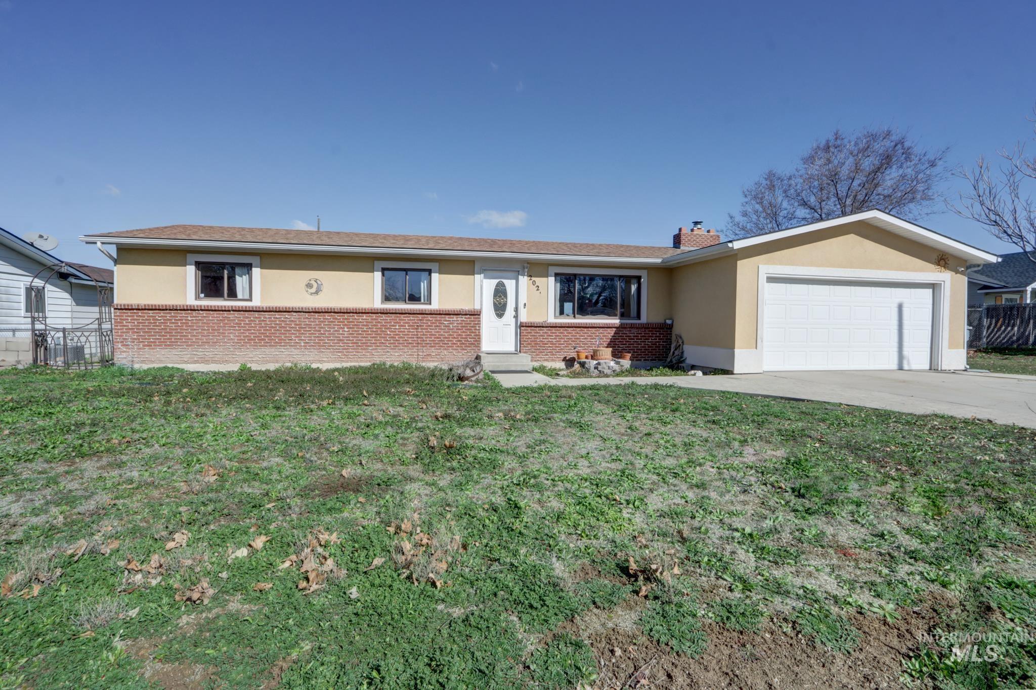 2021 Terrace Dr, Caldwell, Idaho 83605, 3 Bedrooms, 3 Bathrooms, Residential For Sale, Price $394,990,MLS 98976626