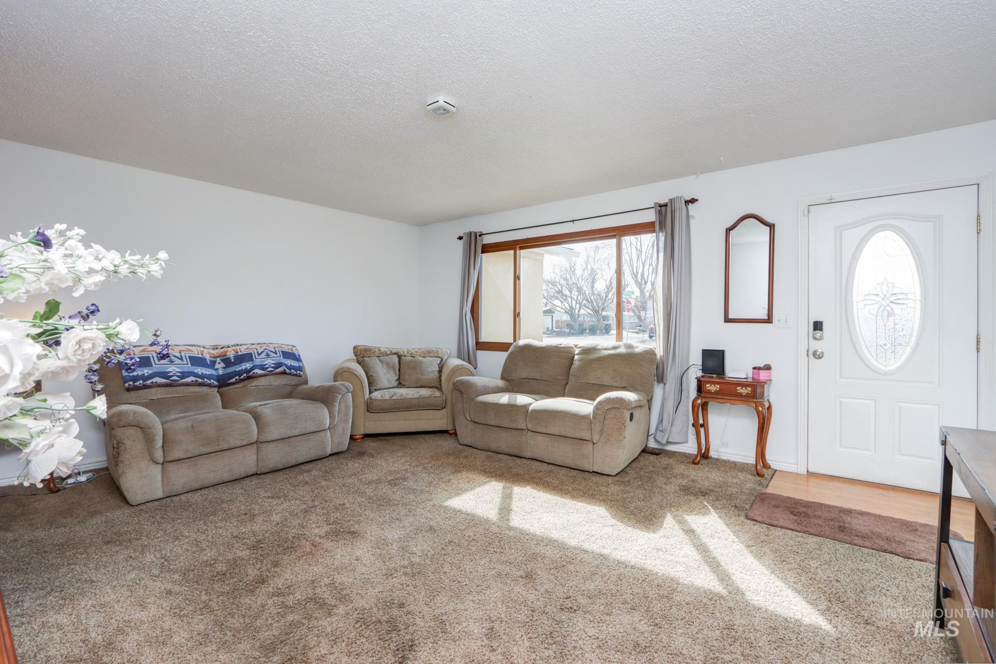 2021 Terrace Dr, Caldwell, Idaho 83605, 3 Bedrooms, 3 Bathrooms, Residential For Sale, Price $394,990,MLS 98976626