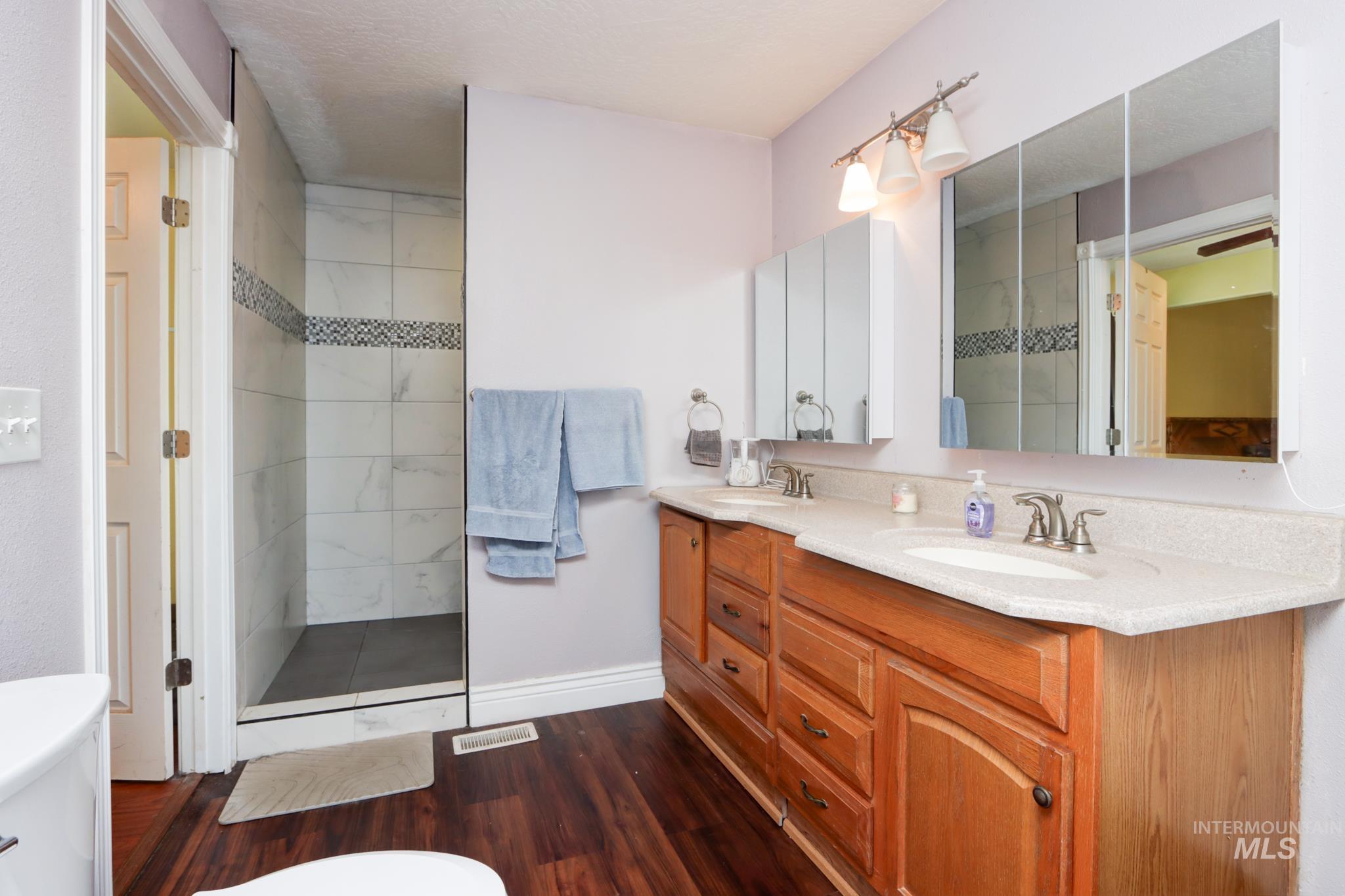 2021 Terrace Dr, Caldwell, Idaho 83605, 3 Bedrooms, 3 Bathrooms, Residential For Sale, Price $394,990,MLS 98976626