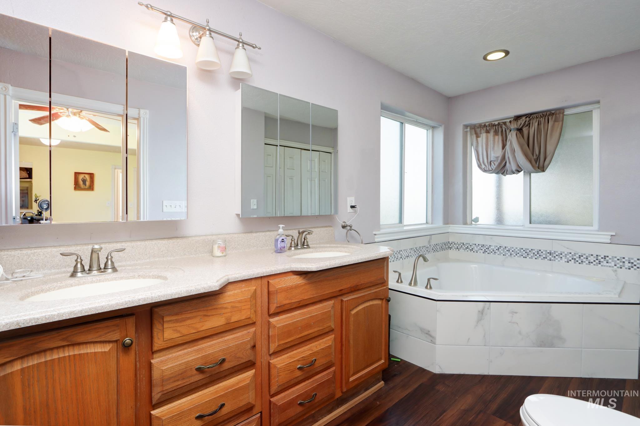 2021 Terrace Dr, Caldwell, Idaho 83605, 3 Bedrooms, 3 Bathrooms, Residential For Sale, Price $394,990,MLS 98976626