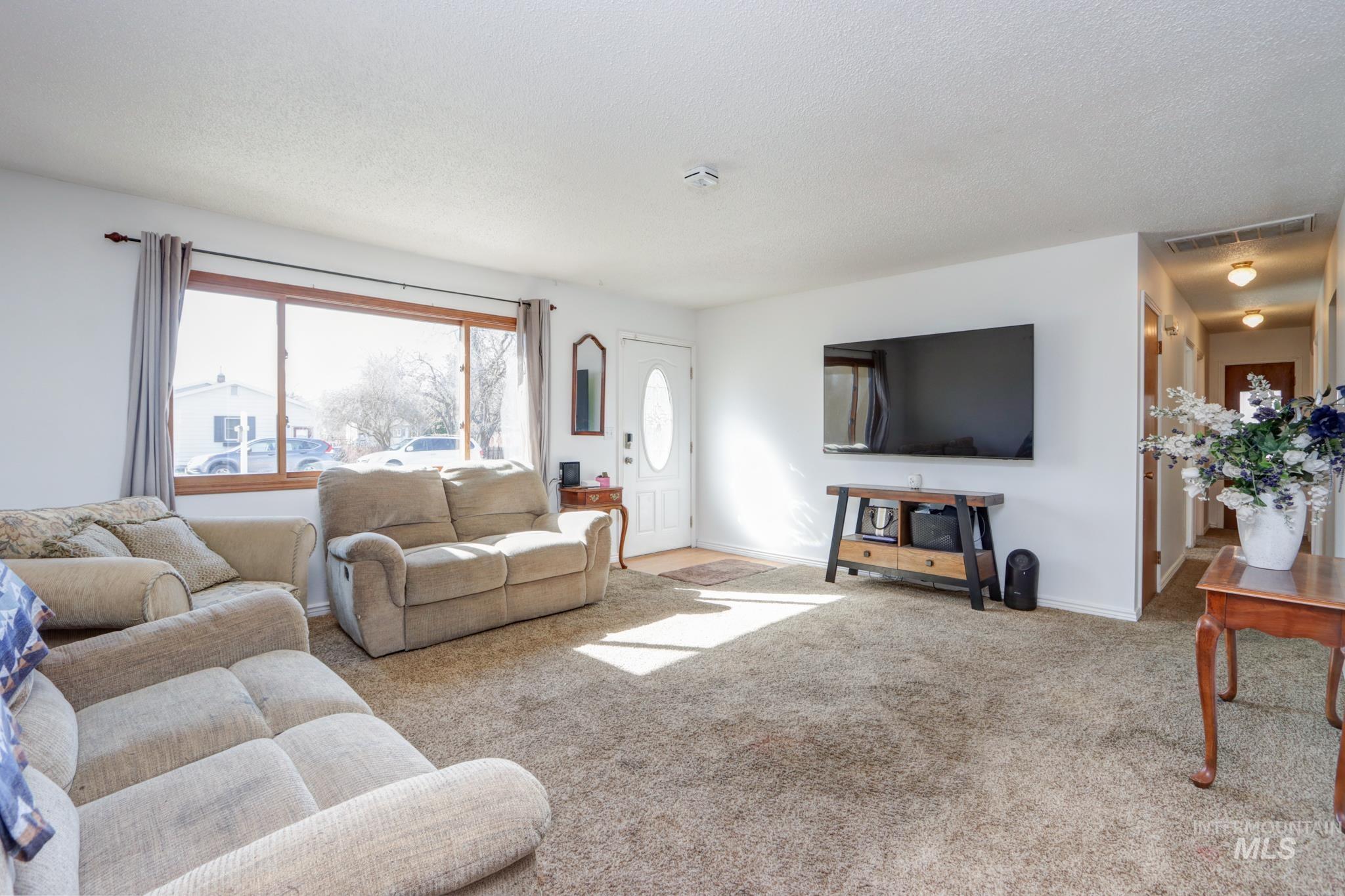 2021 Terrace Dr, Caldwell, Idaho 83605, 3 Bedrooms, 3 Bathrooms, Residential For Sale, Price $394,990,MLS 98976626