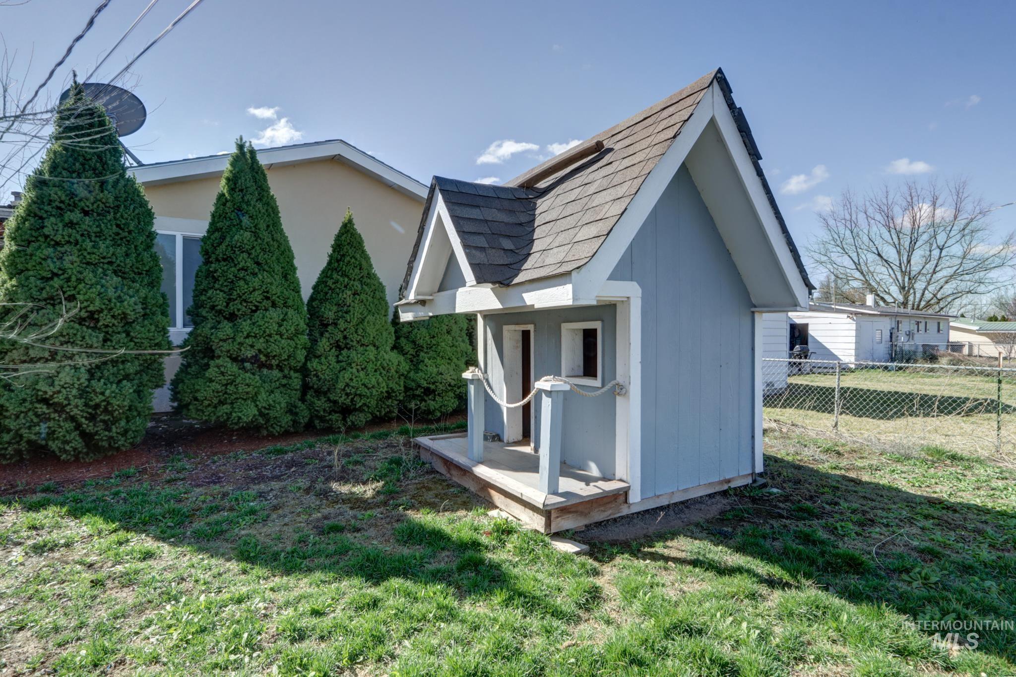 2021 Terrace Dr, Caldwell, Idaho 83605, 3 Bedrooms, 3 Bathrooms, Residential For Sale, Price $394,990,MLS 98976626