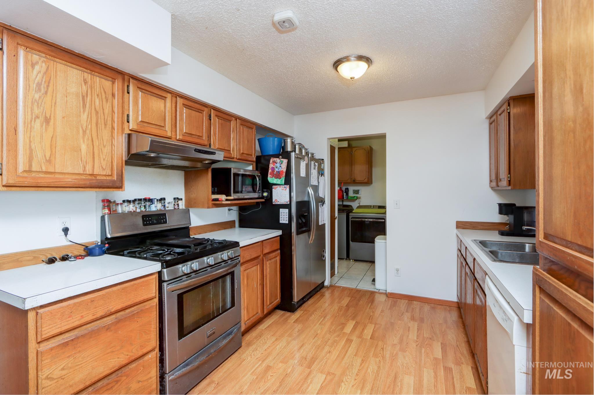 2021 Terrace Dr, Caldwell, Idaho 83605, 3 Bedrooms, 3 Bathrooms, Residential For Sale, Price $394,990,MLS 98976626