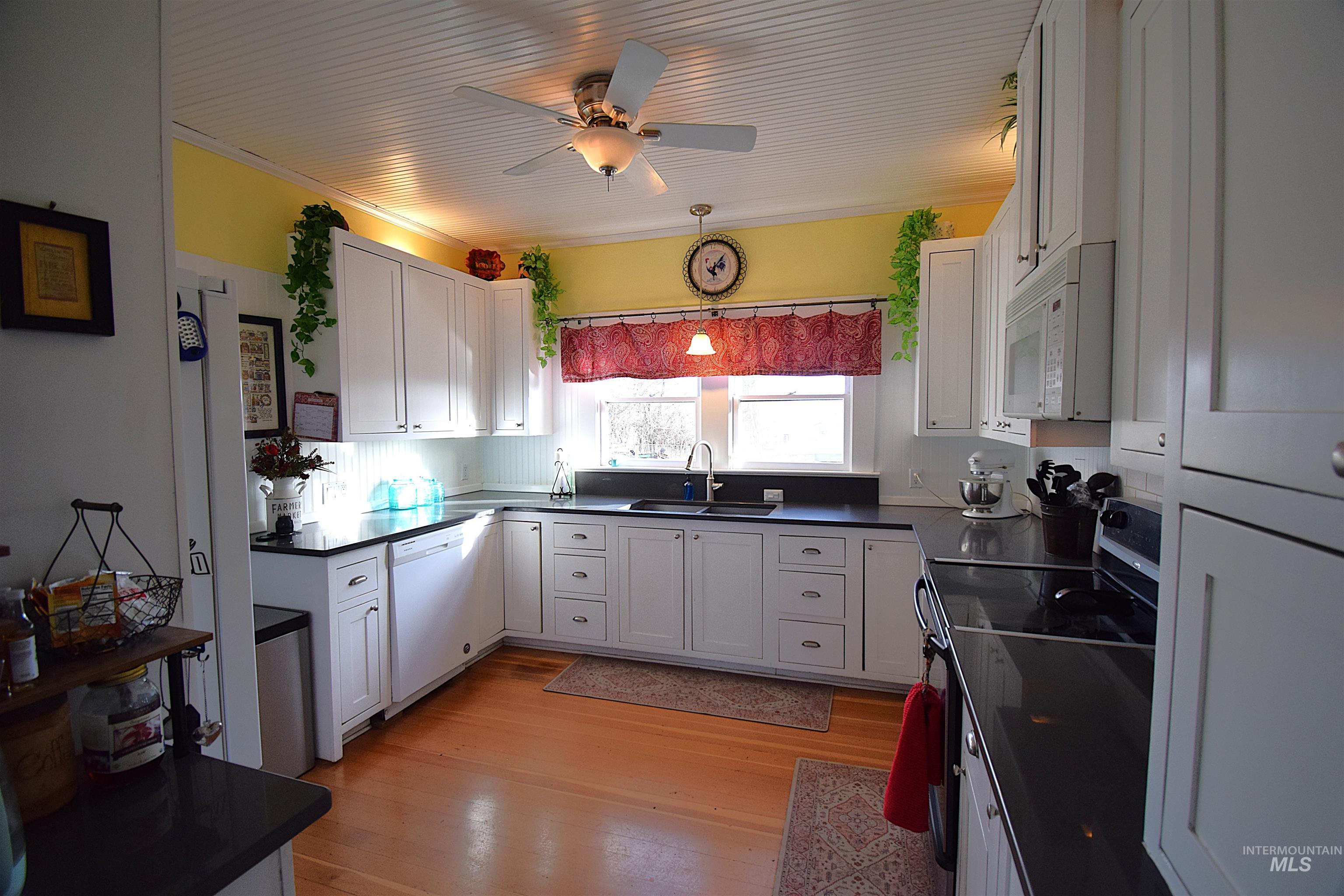 5367 Sand Hollow Road, New Plymouth, Idaho 83655, 4 Bedrooms, 2 Bathrooms, Residential For Sale, Price $875,000, 98976627