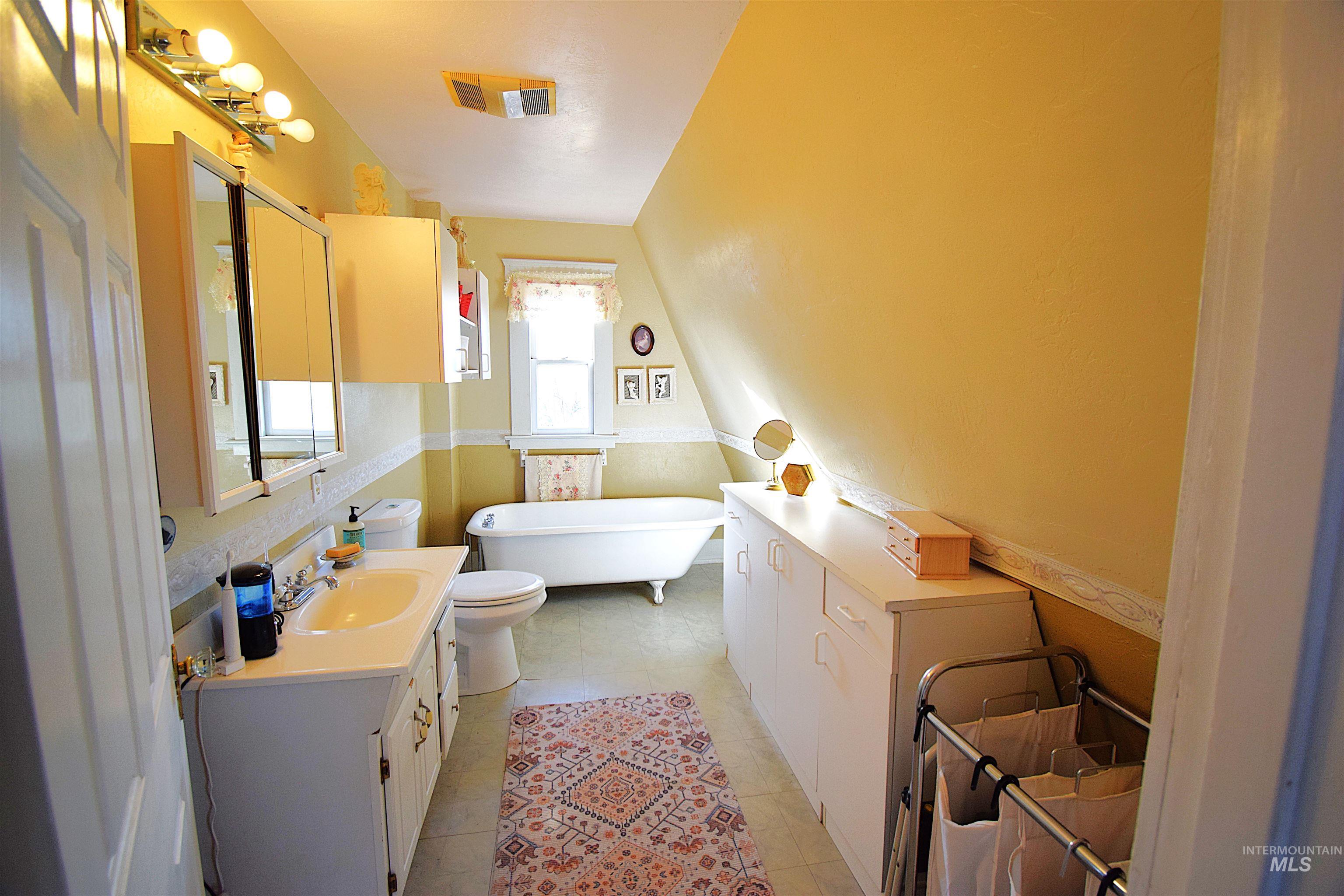 5367 Sand Hollow Road, New Plymouth, Idaho 83655, 4 Bedrooms, 2 Bathrooms, Residential For Sale, Price $875,000, 98976627