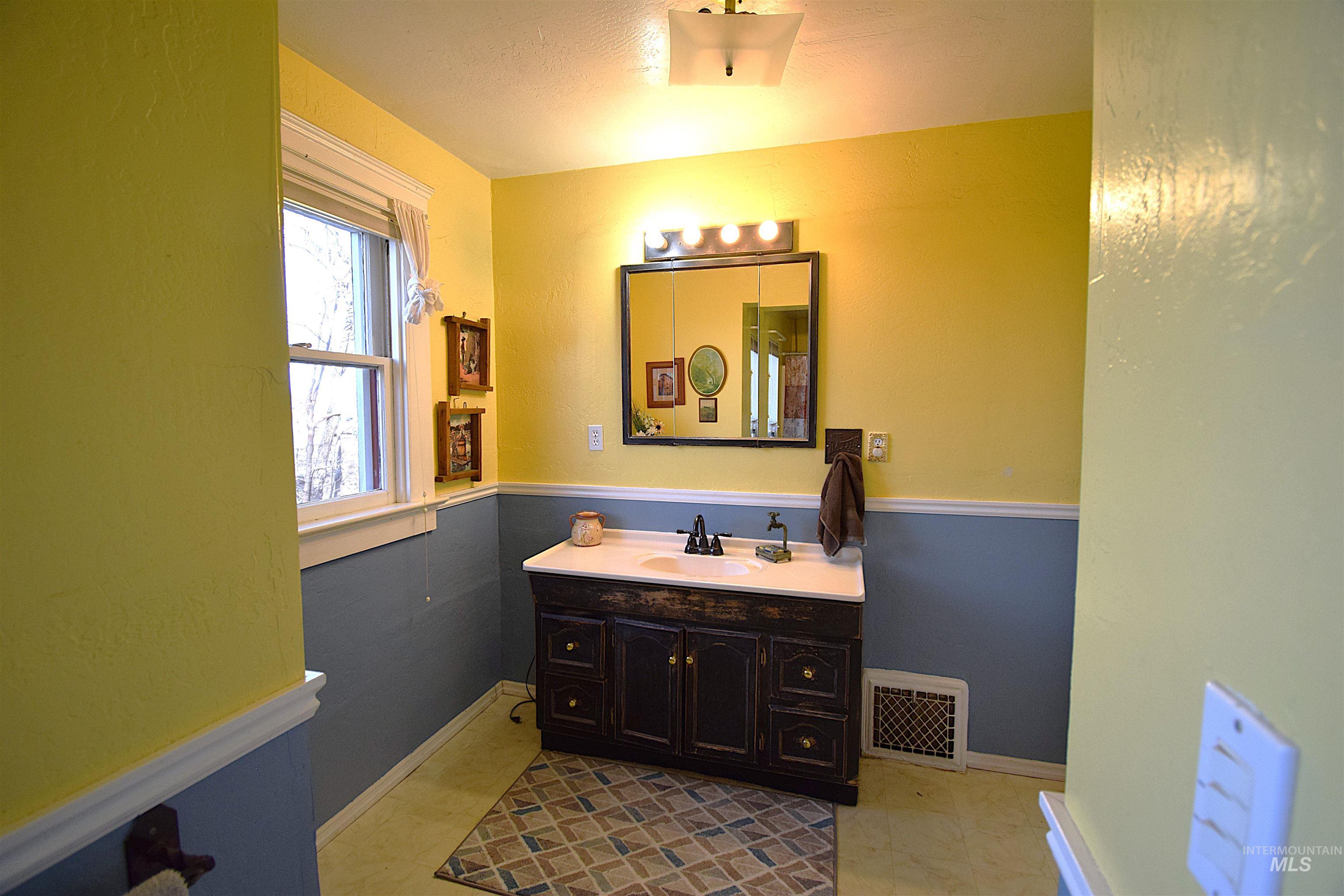 5367 Sand Hollow Road, New Plymouth, Idaho 83655, 4 Bedrooms, 2 Bathrooms, Residential For Sale, Price $875,000, 98976627