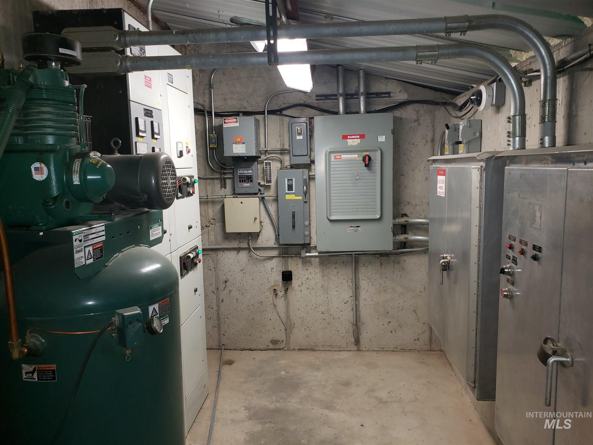 3775 N 2500 E, Twin Falls, Idaho 83301, Business/Commercial For Sale, Price $940,000,MLS 98976632