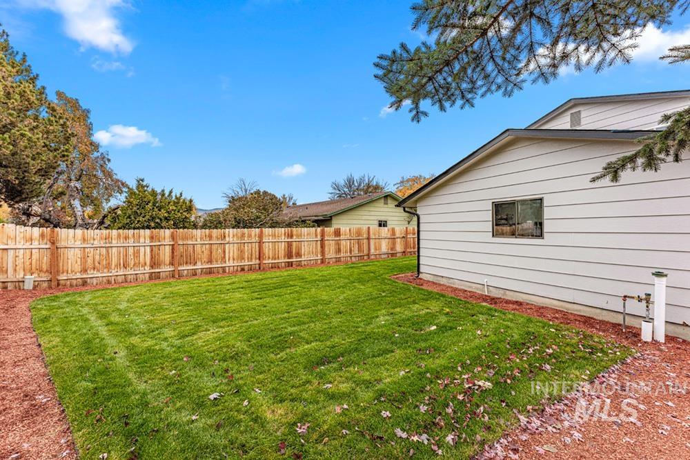 670 S Berwick Dr, Boise, Idaho 83706, 3 Bedrooms, 3 Bathrooms, Residential For Sale, Price $649,900, 98976633