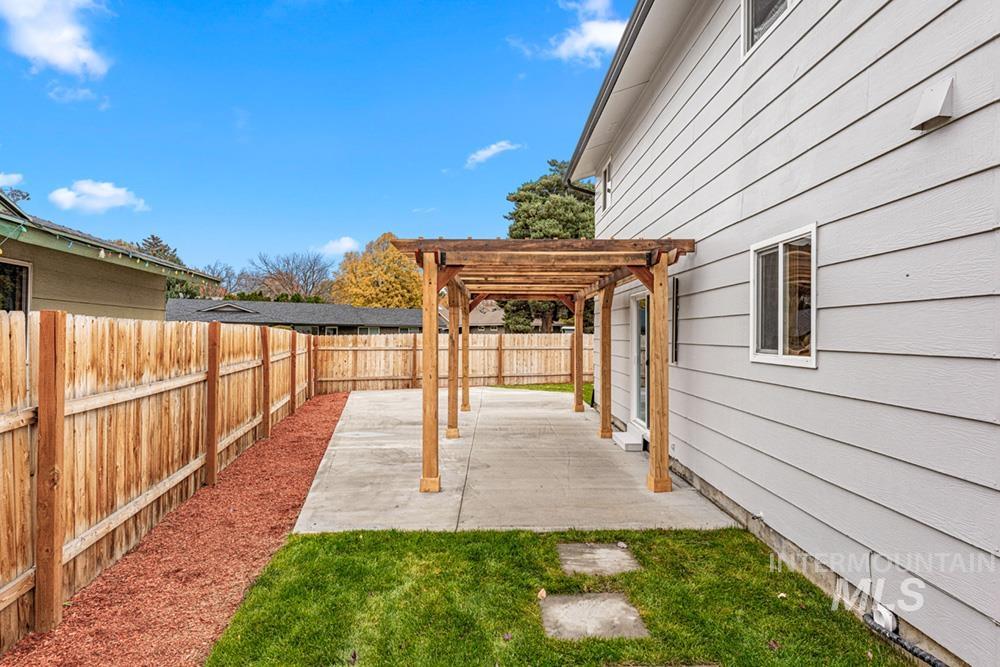 670 S Berwick Dr, Boise, Idaho 83706, 3 Bedrooms, 3 Bathrooms, Residential For Sale, Price $649,900, 98976633