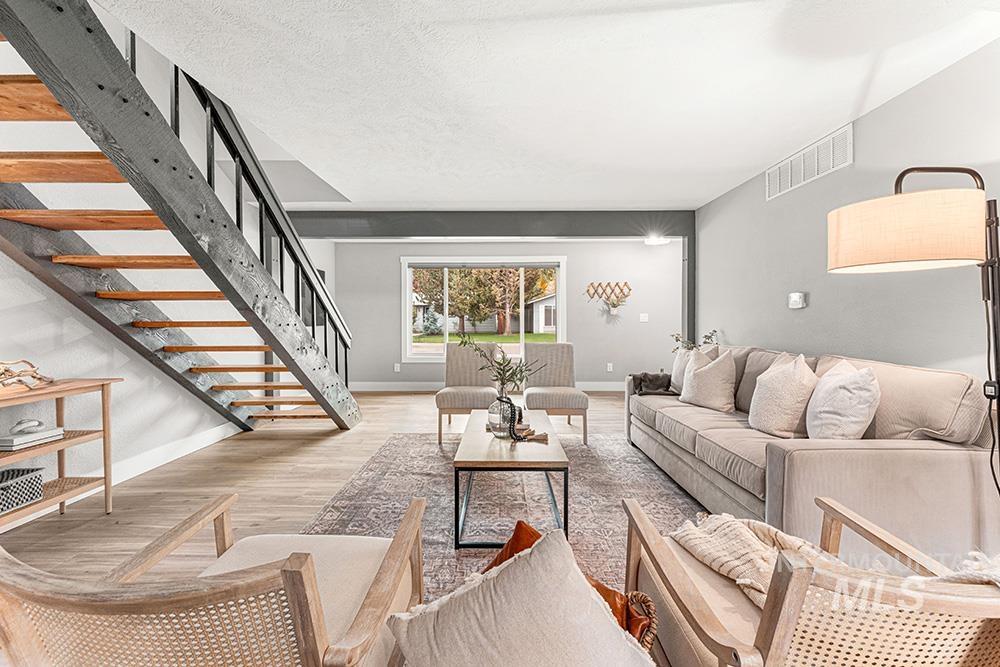 670 S Berwick Dr, Boise, Idaho 83706, 3 Bedrooms, 3 Bathrooms, Residential For Sale, Price $649,900,MLS 98976633