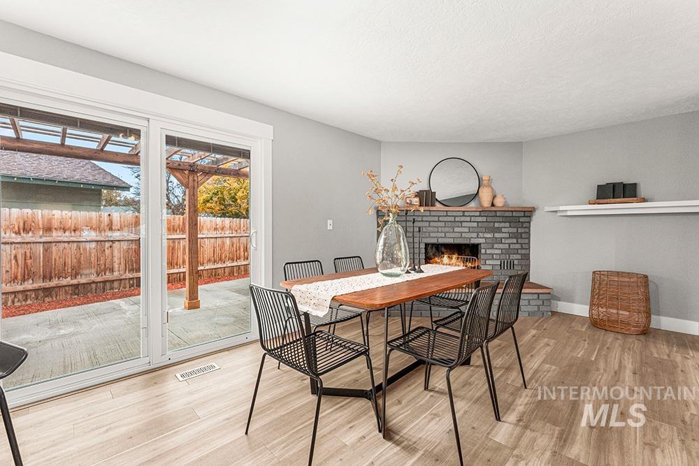 670 S Berwick Dr, Boise, Idaho 83706, 3 Bedrooms, 3 Bathrooms, Residential For Sale, Price $649,900, 98976633