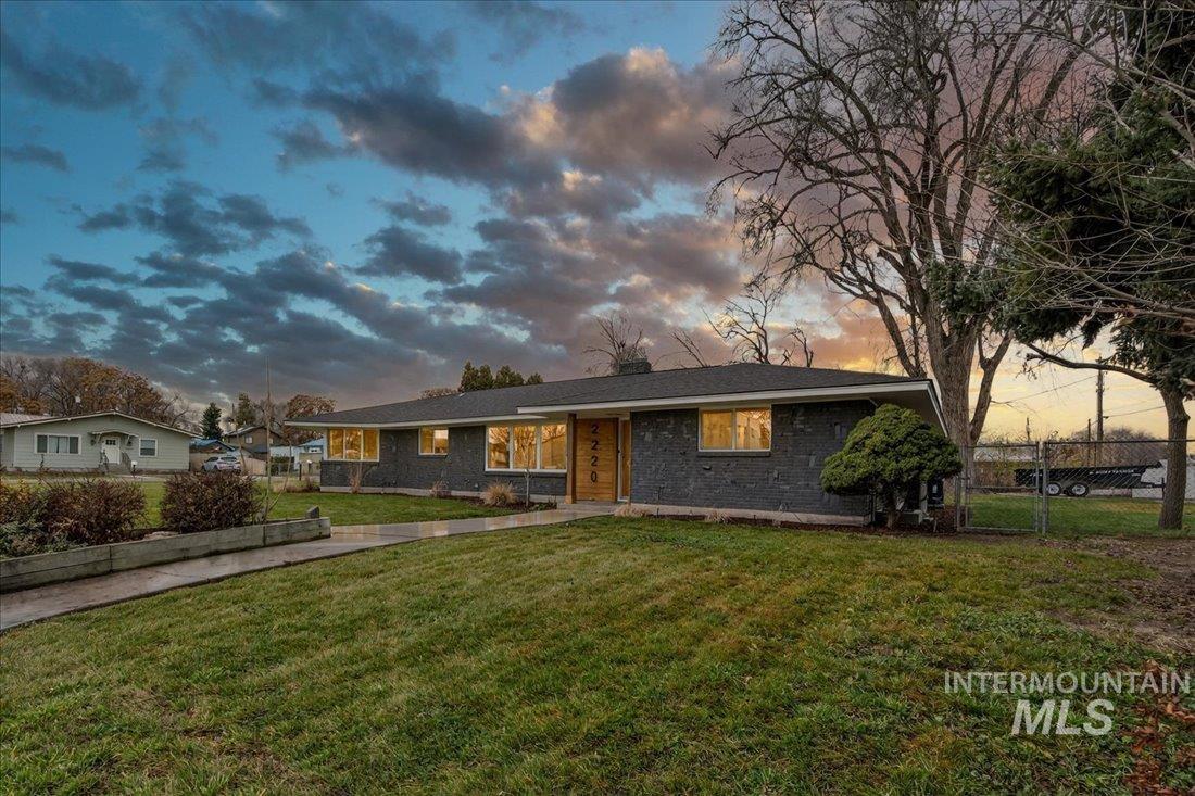 2220 S Indiana Ave, Caldwell, Idaho 83605, 1 Bedroom, 1 Bathroom, Residential Income For Sale, Price $799,900, 98976637