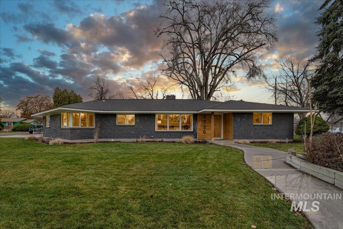 2220 S Indiana Ave, Caldwell, Idaho 83605, 1 Bedroom, 1 Bathroom, Residential Income For Sale, Price $799,900, 98976637