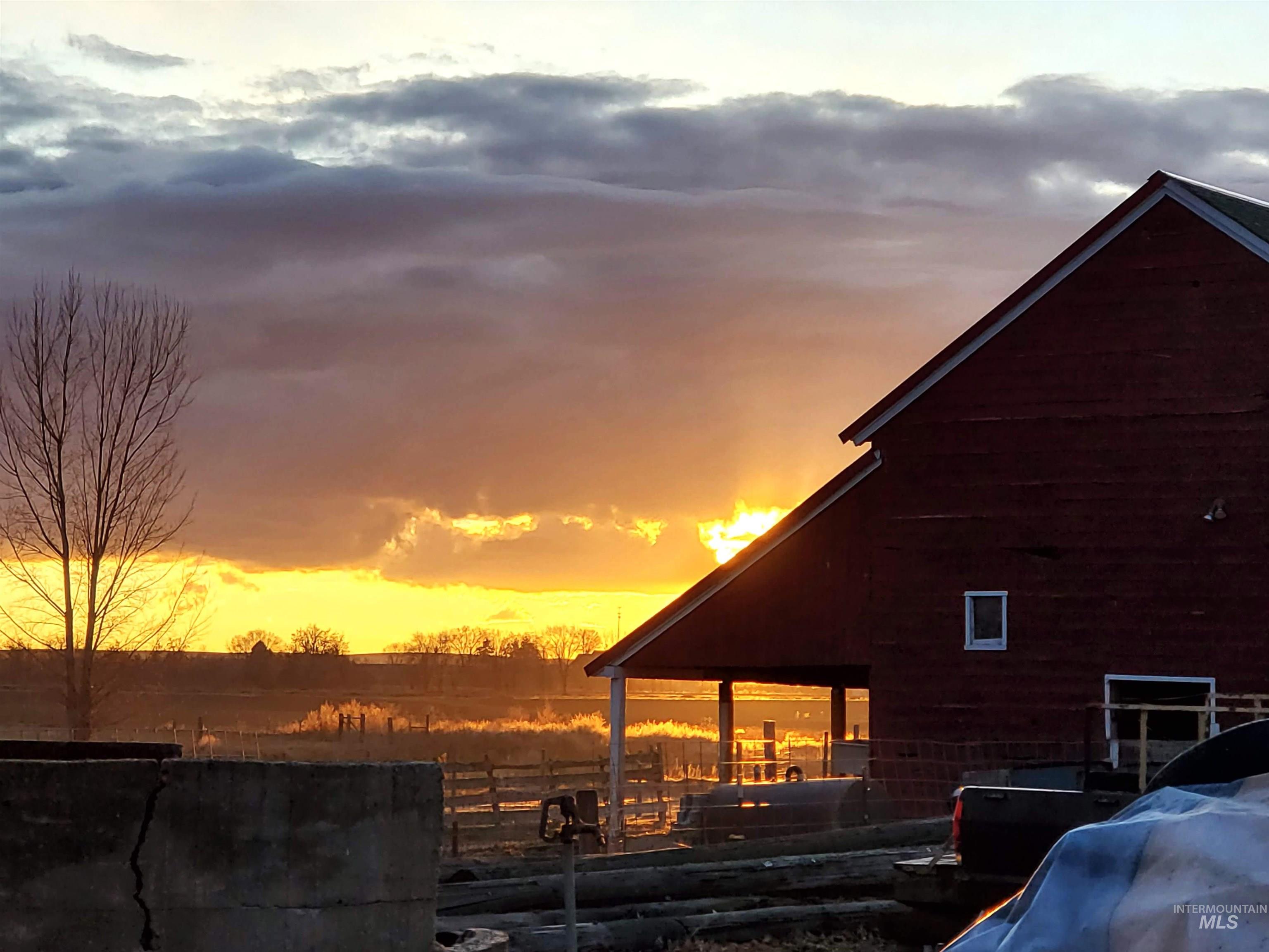 5367 Sand Hollow Rd, New Plymouth, Idaho 83655, 4 Bedrooms, 2 Bathrooms, Farm & Ranch For Sale, Price $875,000,MLS 98976638