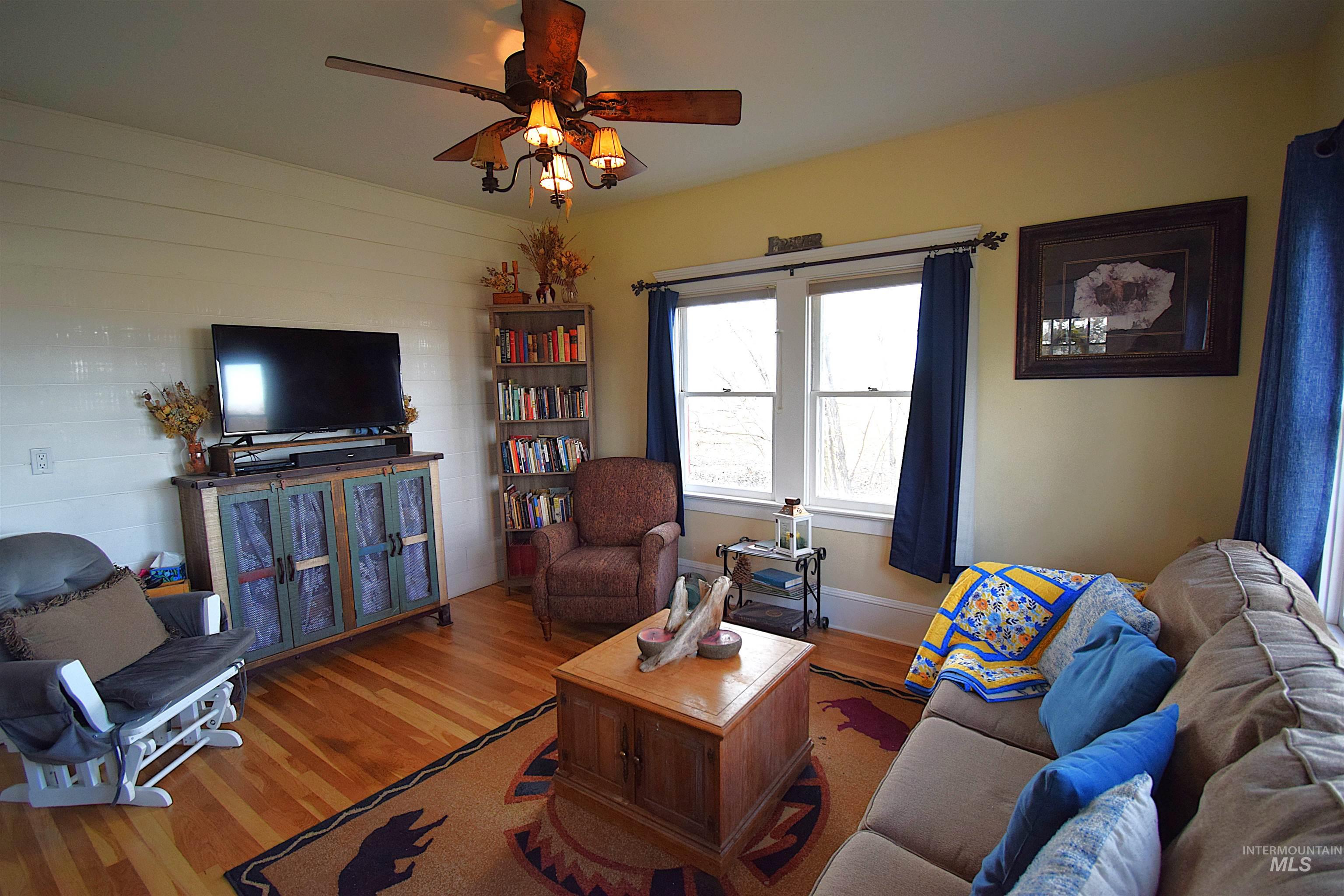 5367 Sand Hollow Rd, New Plymouth, Idaho 83655, 4 Bedrooms, 2 Bathrooms, Farm & Ranch For Sale, Price $875,000,MLS 98976638