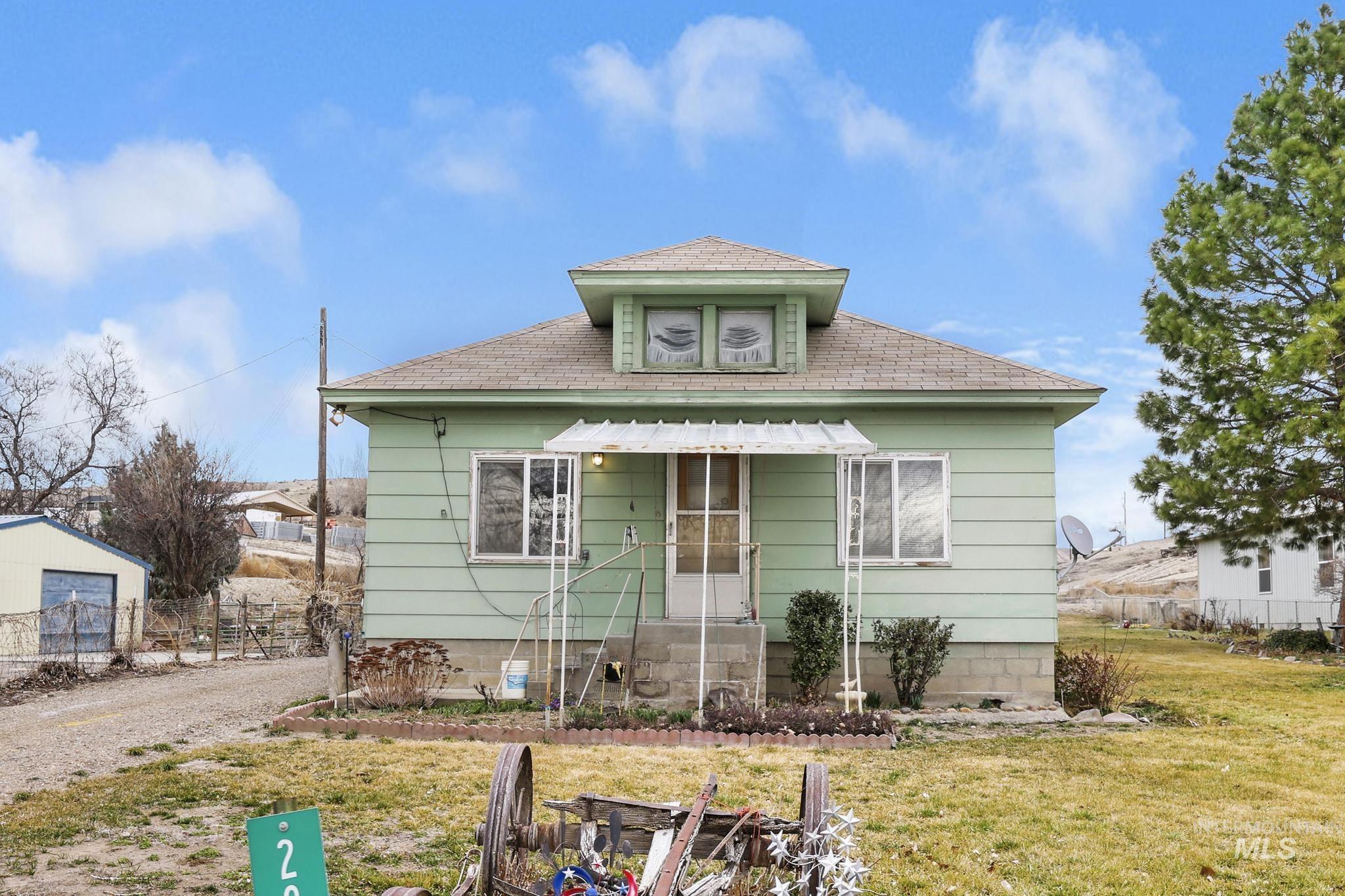 28572 Hyde Ave, Bruneau, Idaho 83604, 3 Bedrooms, 1 Bathroom, Residential For Sale, Price $380,000, 98976639