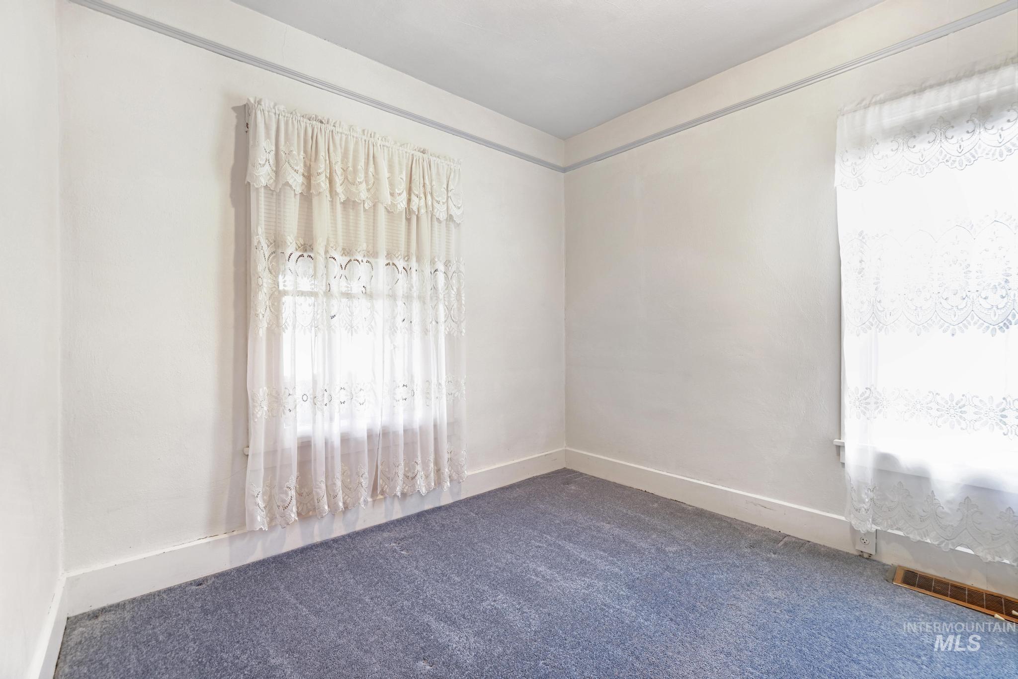 28572 Hyde Ave, Bruneau, Idaho 83604, 3 Bedrooms, 1 Bathroom, Residential For Sale, Price $380,000, 98976639