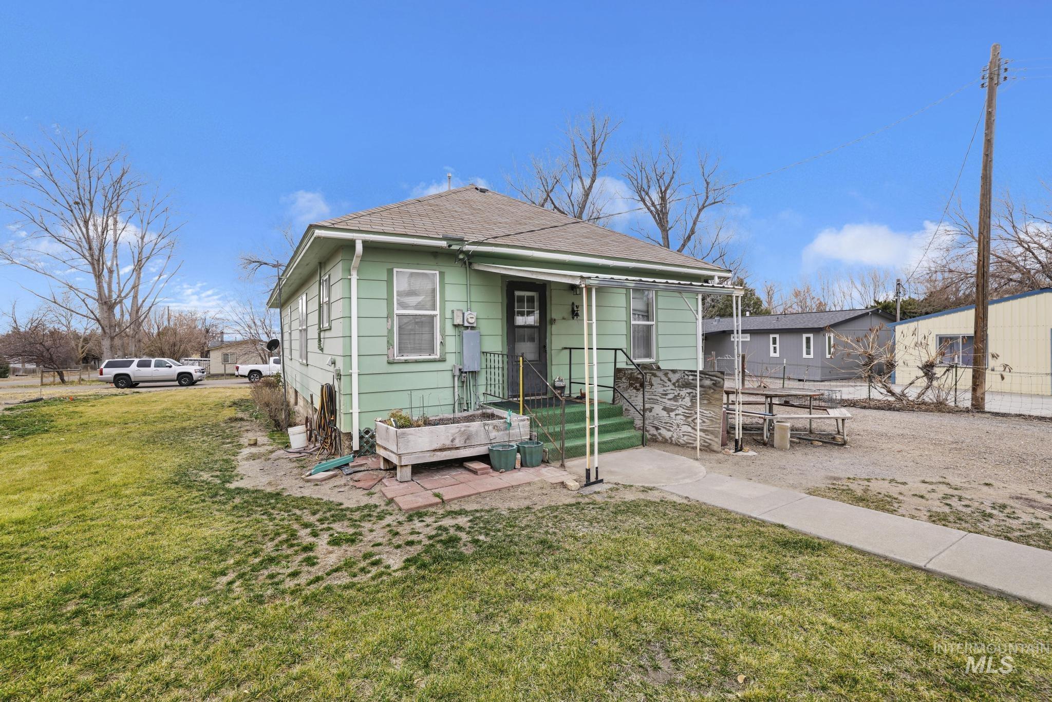 28572 Hyde Ave, Bruneau, Idaho 83604, 3 Bedrooms, 1 Bathroom, Residential For Sale, Price $380,000, 98976639