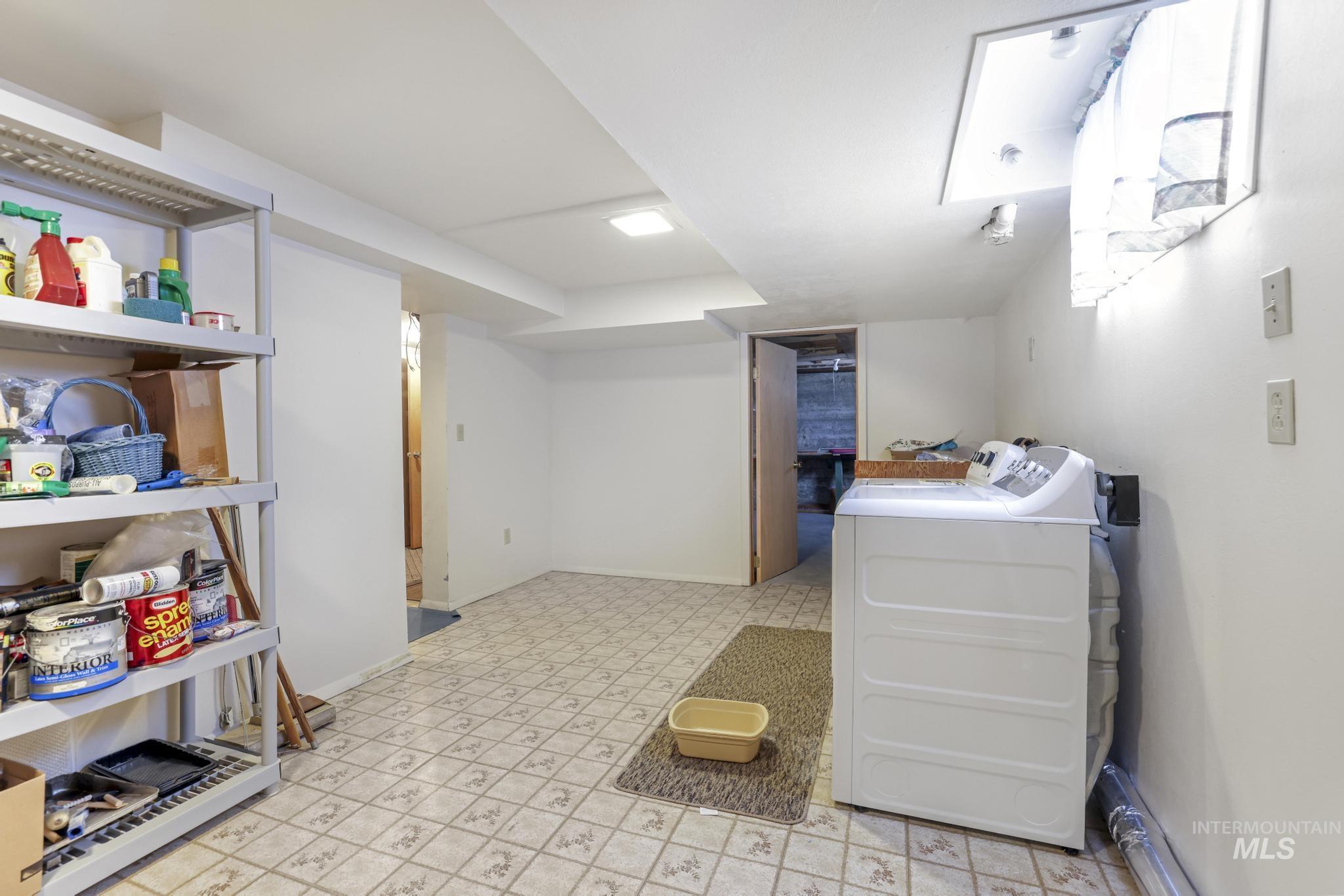 28572 Hyde Ave, Bruneau, Idaho 83604, 3 Bedrooms, 1 Bathroom, Residential For Sale, Price $380,000, 98976639