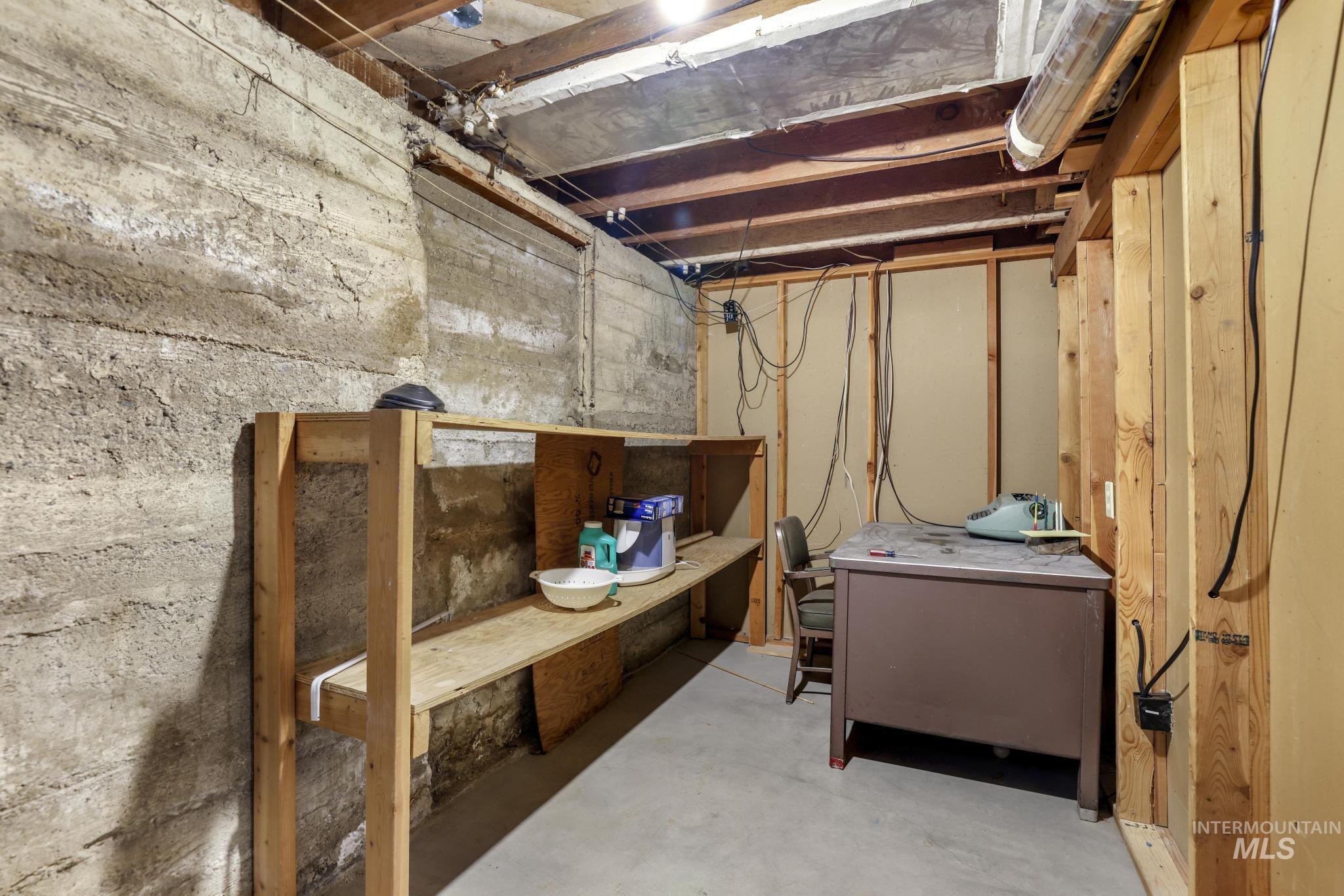 28572 Hyde Ave, Bruneau, Idaho 83604, 3 Bedrooms, 1 Bathroom, Residential For Sale, Price $380,000, 98976639