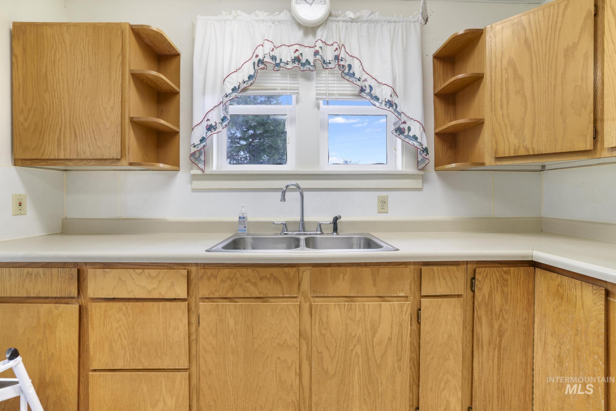 28572 Hyde Ave, Bruneau, Idaho 83604, 3 Bedrooms, 1 Bathroom, Residential For Sale, Price $380,000, 98976639