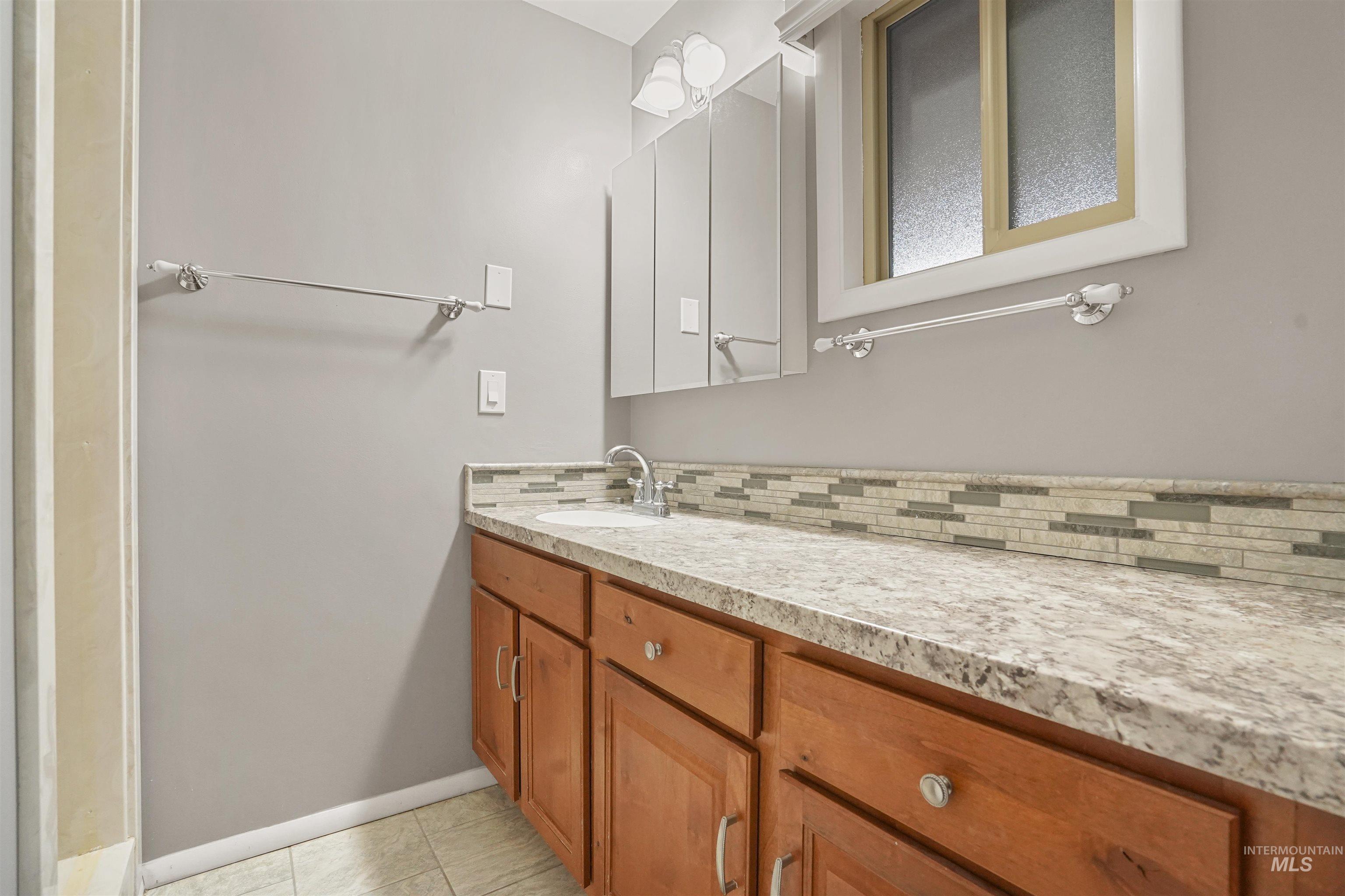 206 Pleasant Way, Rupert, Idaho 83350, 3 Bedrooms, 2 Bathrooms, Residential For Sale, Price $410,000, 98976641