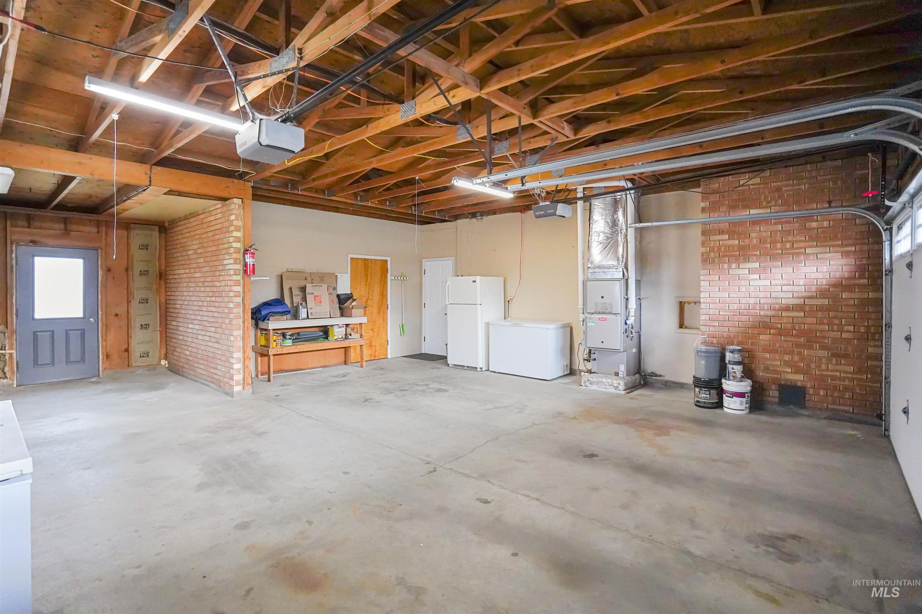 206 Pleasant Way, Rupert, Idaho 83350, 3 Bedrooms, 2 Bathrooms, Residential For Sale, Price $410,000, 98976641