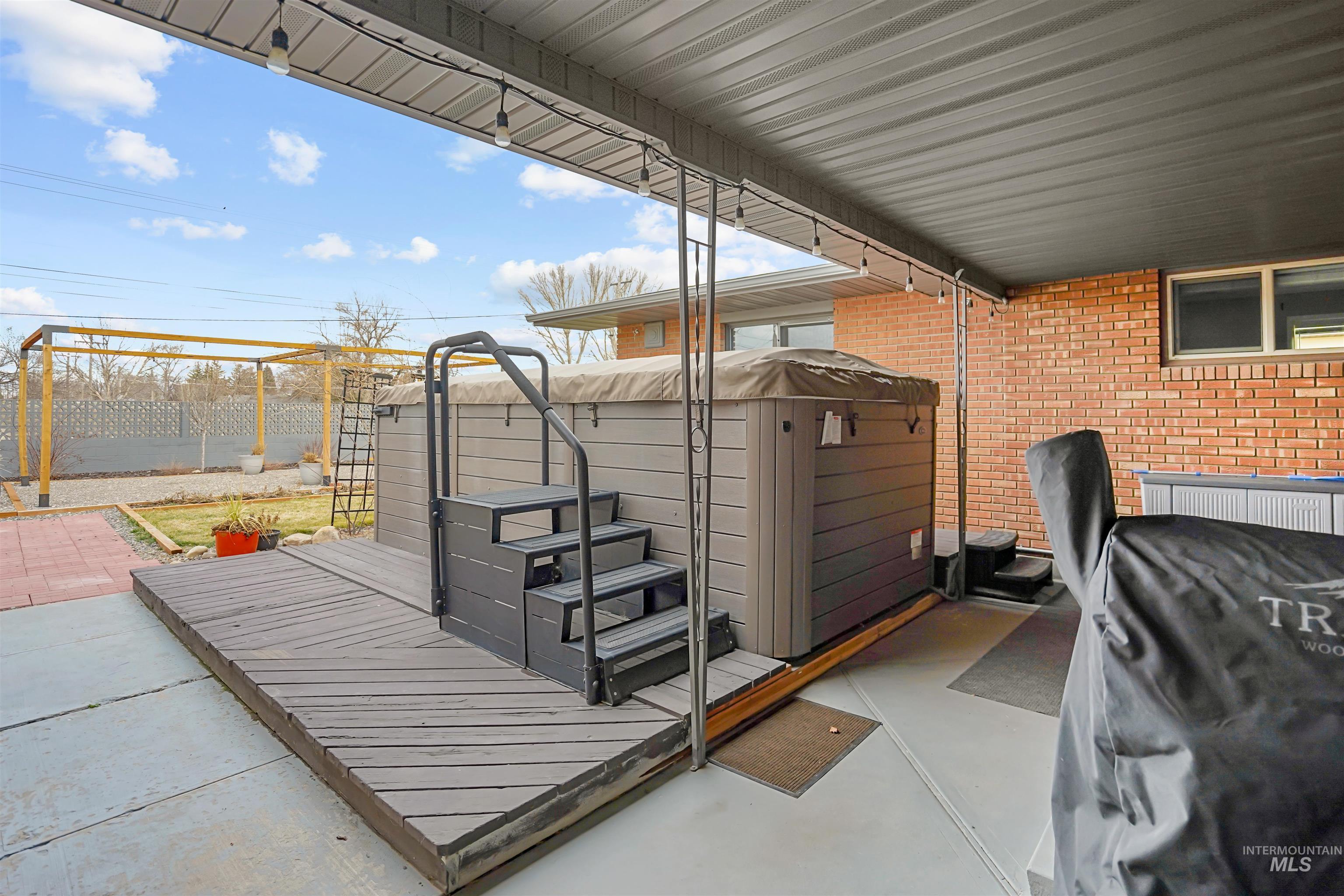 206 Pleasant Way, Rupert, Idaho 83350, 3 Bedrooms, 2 Bathrooms, Residential For Sale, Price $410,000, 98976641