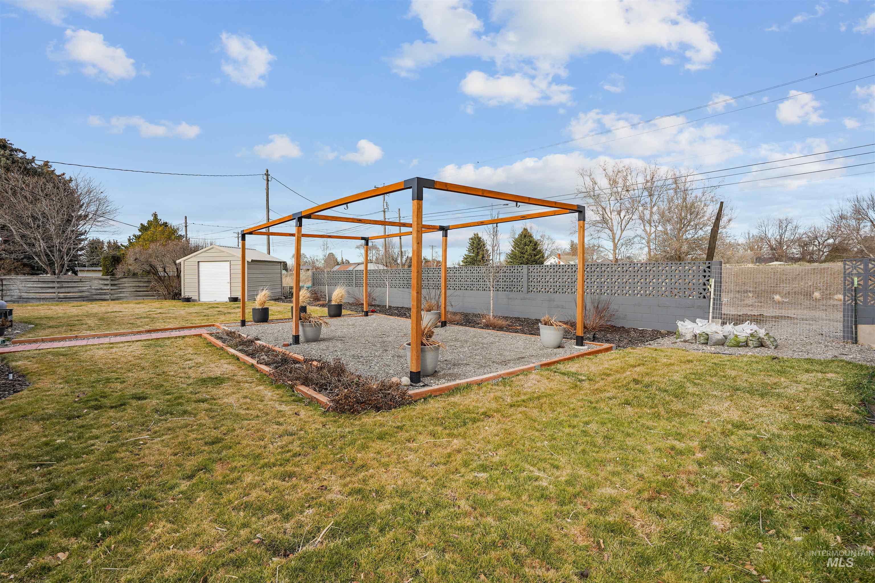 206 Pleasant Way, Rupert, Idaho 83350, 3 Bedrooms, 2 Bathrooms, Residential For Sale, Price $410,000, 98976641