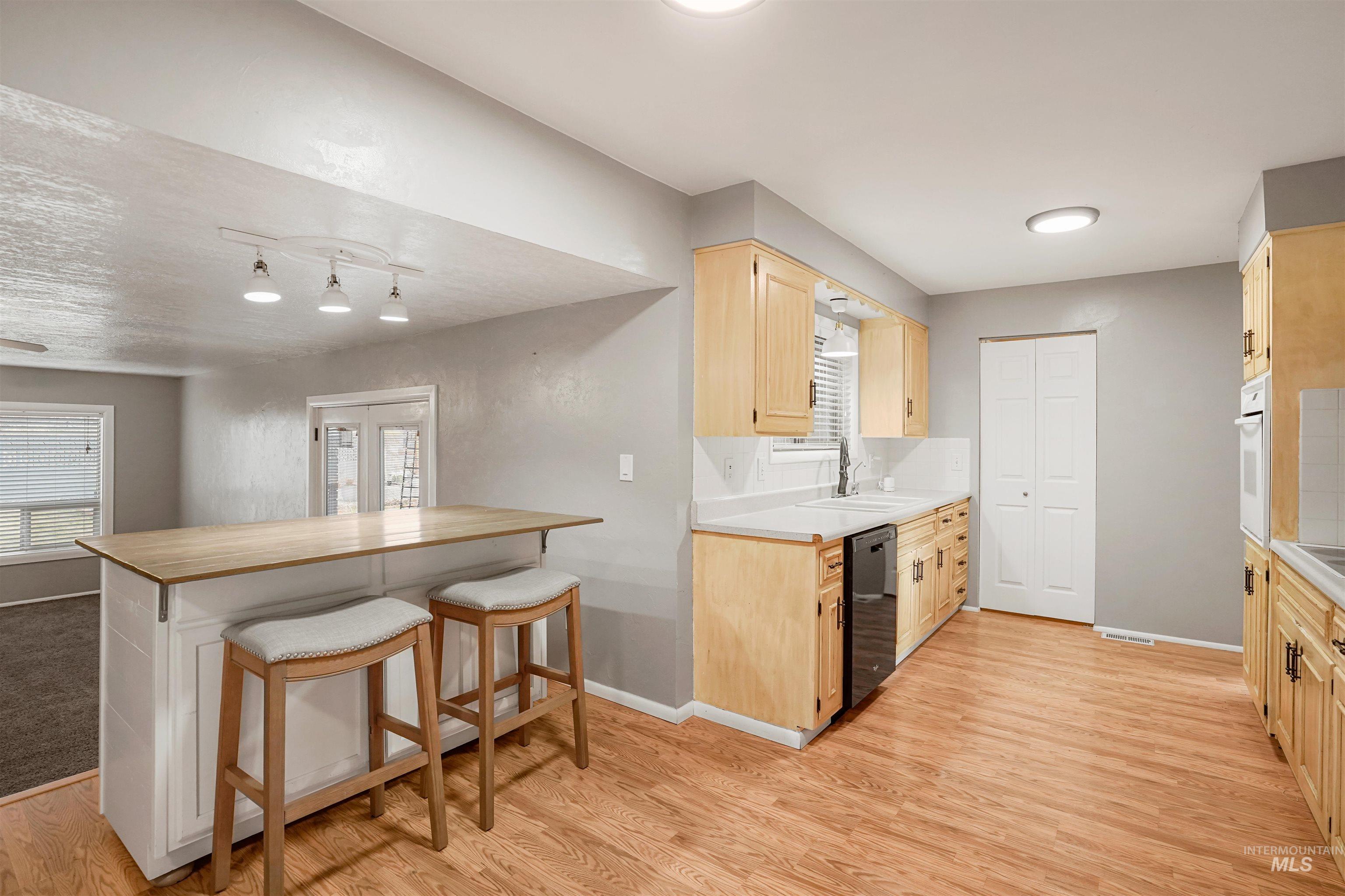 206 Pleasant Way, Rupert, Idaho 83350, 3 Bedrooms, 2 Bathrooms, Residential For Sale, Price $410,000, 98976641