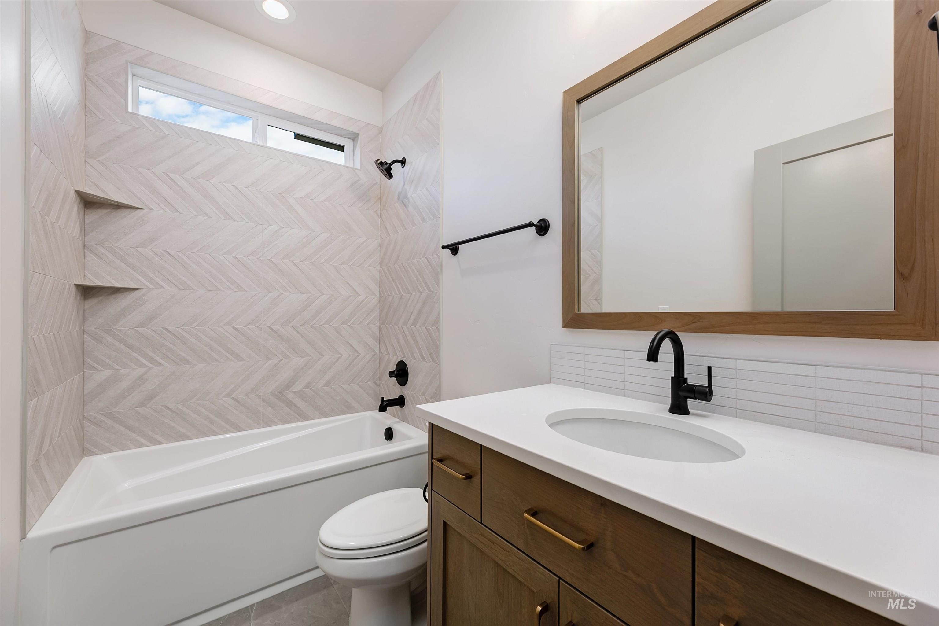 13906 N Malheur Pl, Boise, Idaho 83714, 3 Bedrooms, 5 Bathrooms, Residential For Sale, Price $921,714, 98976647