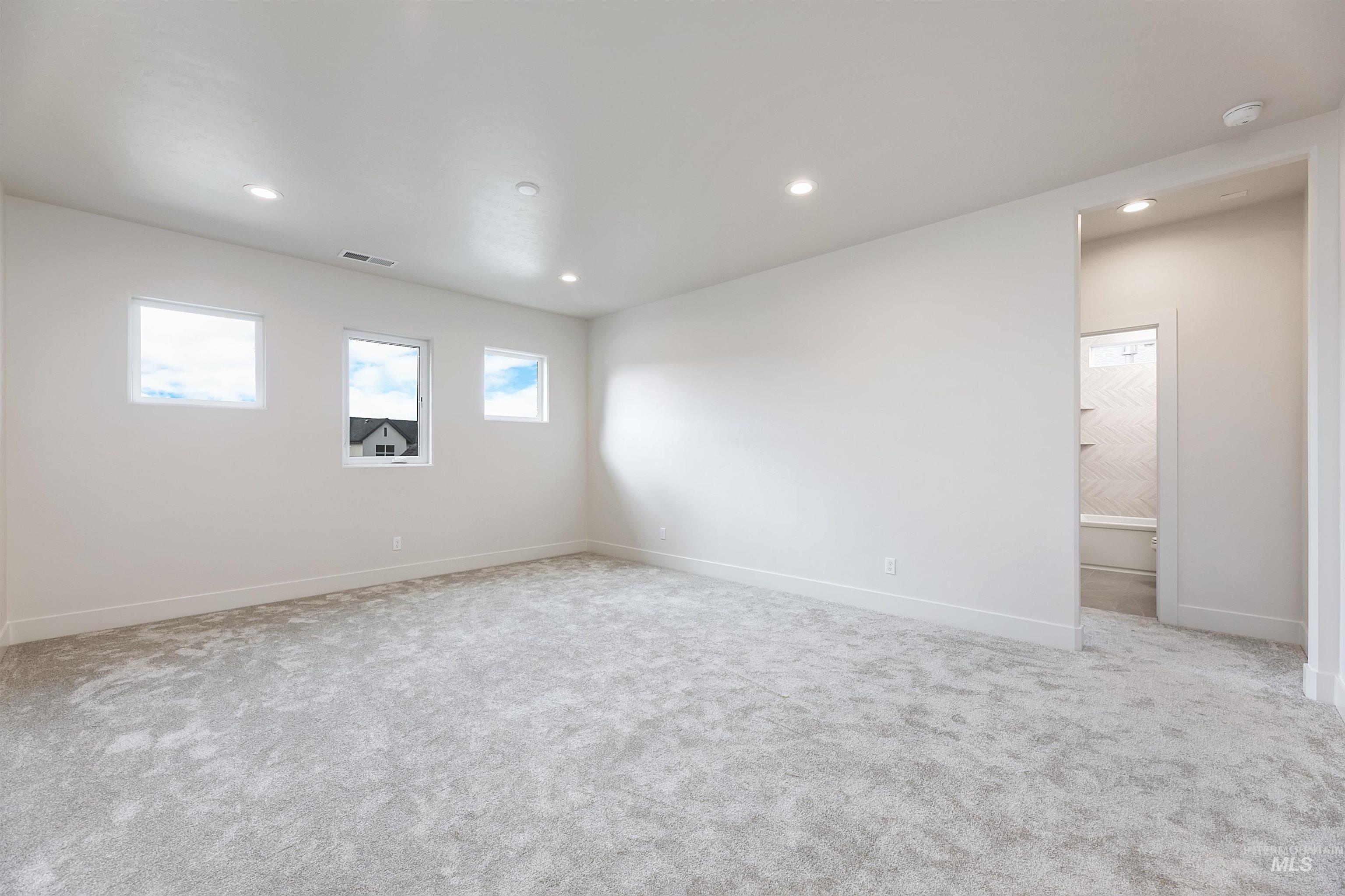 13906 N Malheur Pl, Boise, Idaho 83714, 3 Bedrooms, 5 Bathrooms, Residential For Sale, Price $921,714, 98976647