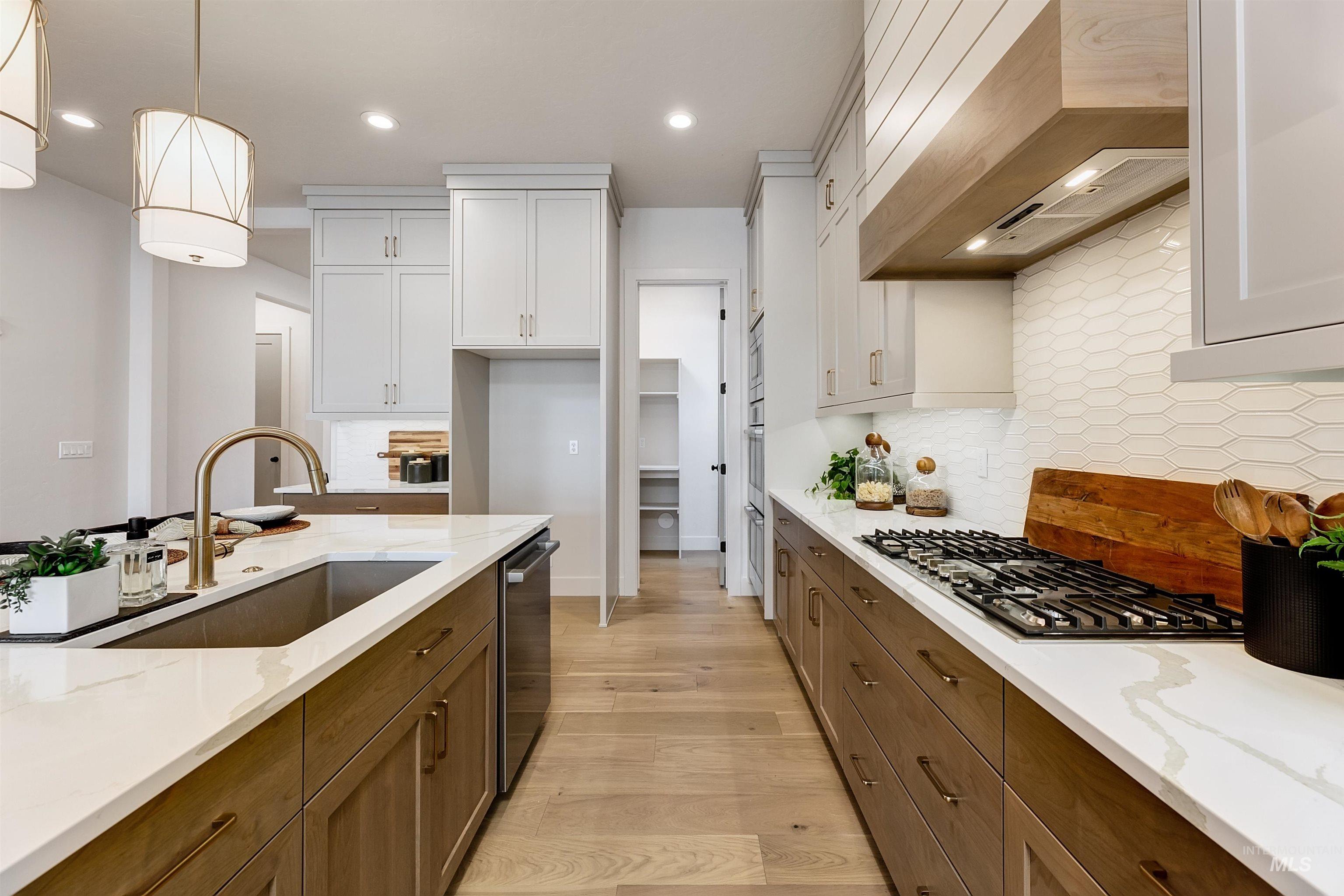 13906 N Malheur Pl, Boise, Idaho 83714, 3 Bedrooms, 5 Bathrooms, Residential For Sale, Price $921,714, 98976647