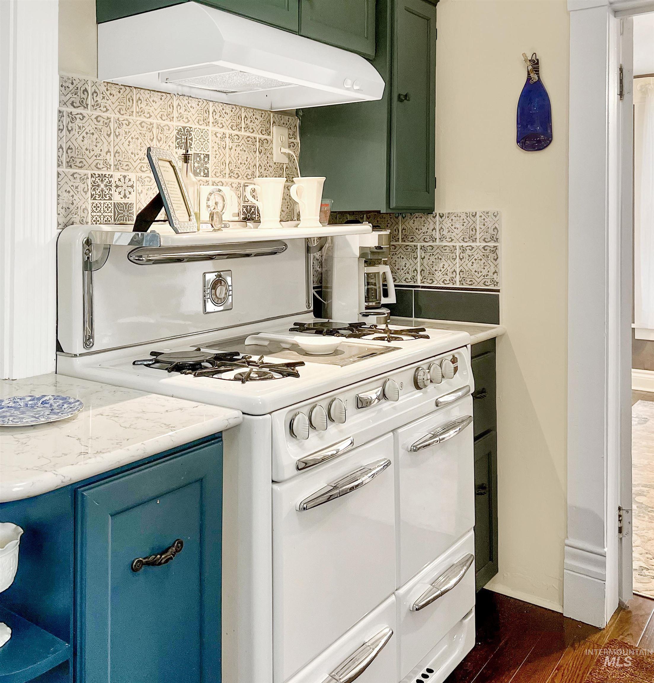 516 E Main, Weiser, Idaho 83672, 3 Bedrooms, 3 Bathrooms, Residential For Sale, Price $550,000, 98976651