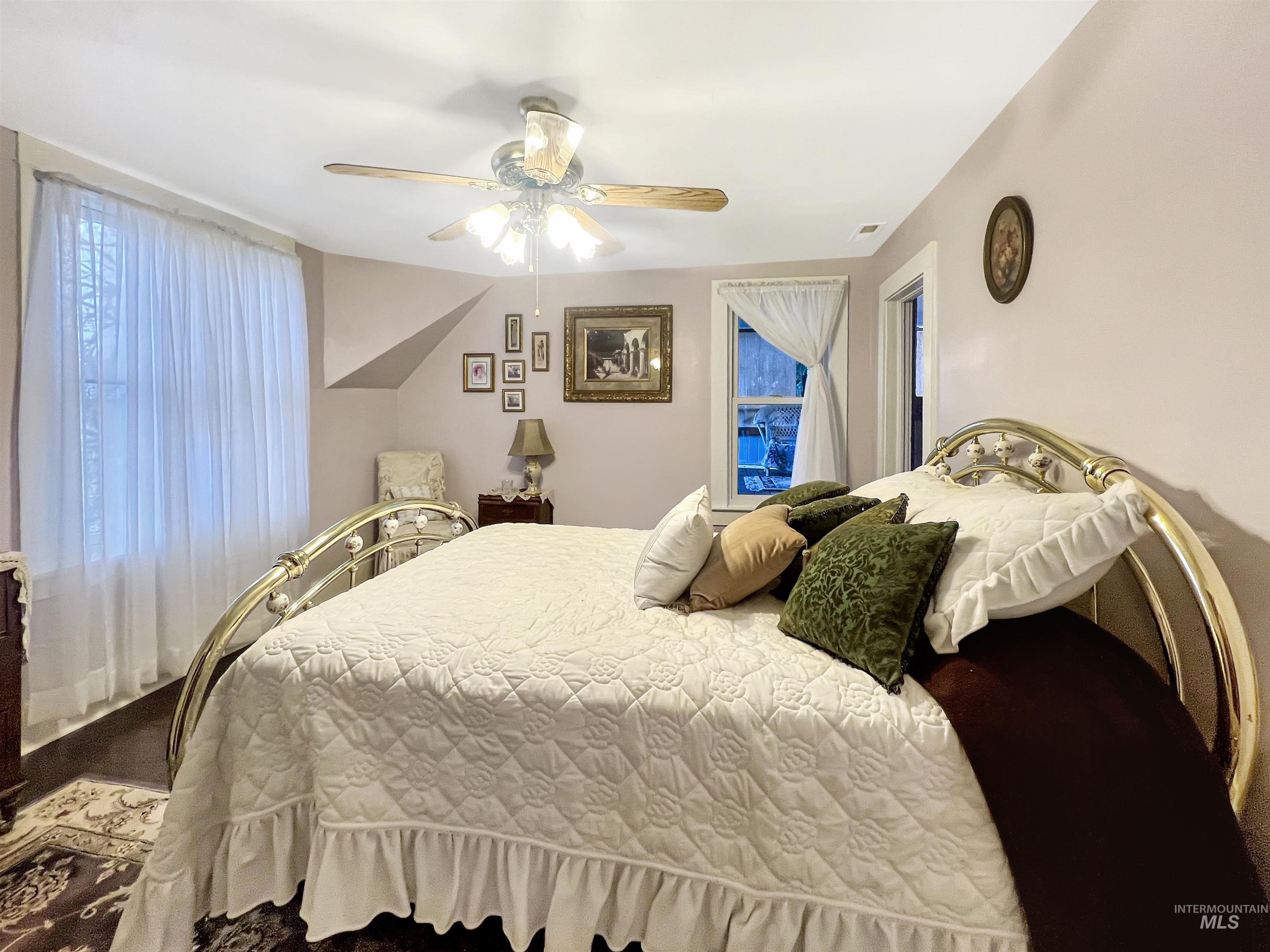 516 E Main, Weiser, Idaho 83672, 3 Bedrooms, 3 Bathrooms, Residential For Sale, Price $550,000, 98976651