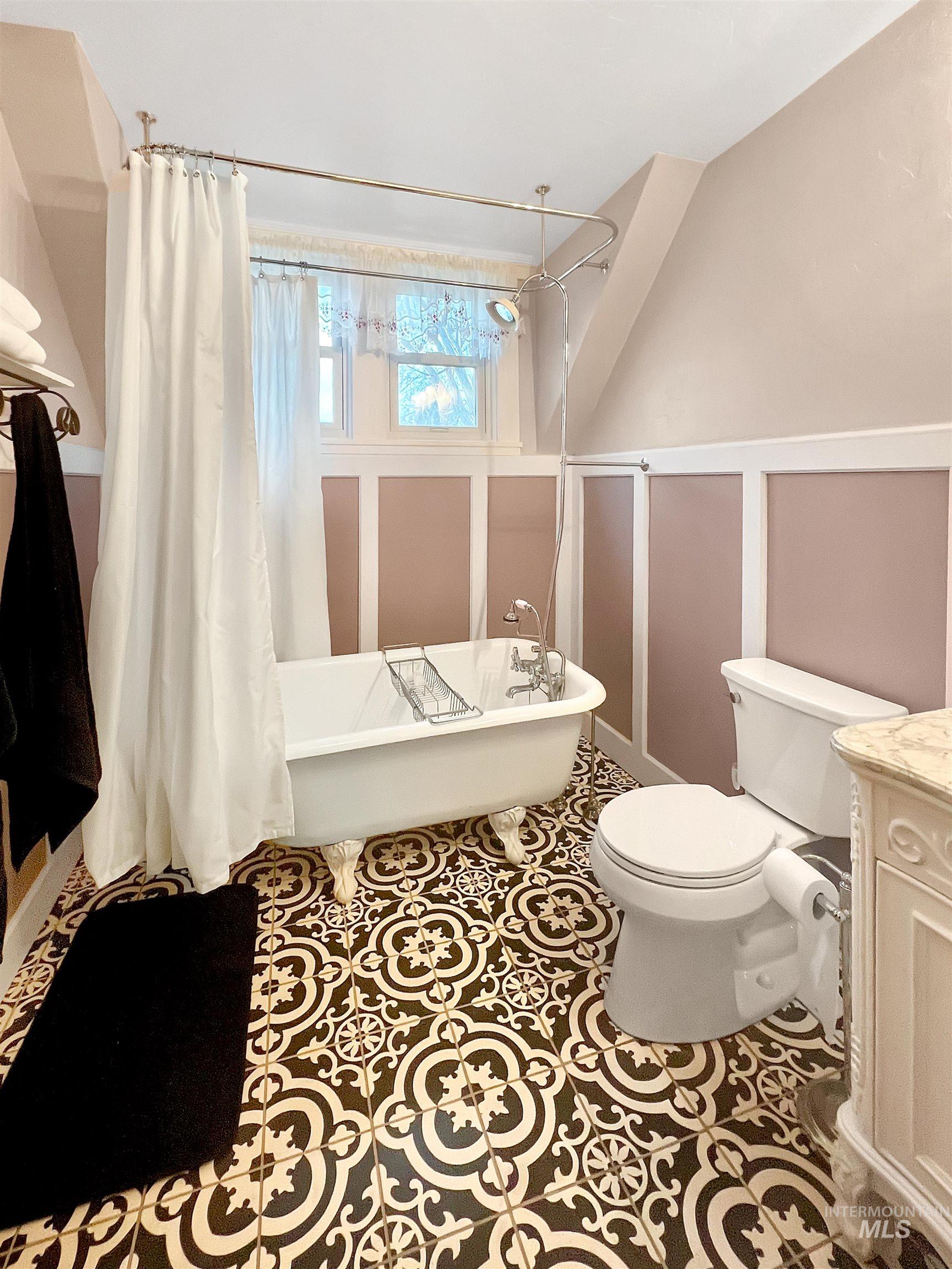 516 E Main, Weiser, Idaho 83672, 3 Bedrooms, 3 Bathrooms, Residential For Sale, Price $550,000, 98976651