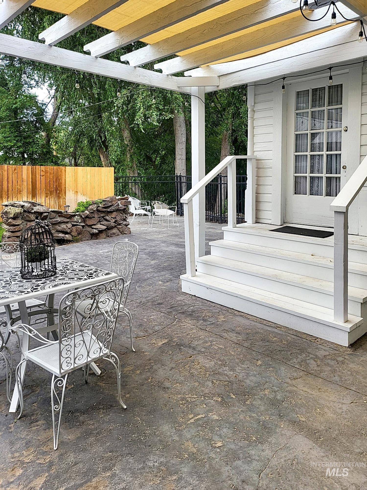 516 E Main, Weiser, Idaho 83672, 3 Bedrooms, 3 Bathrooms, Residential For Sale, Price $550,000, 98976651