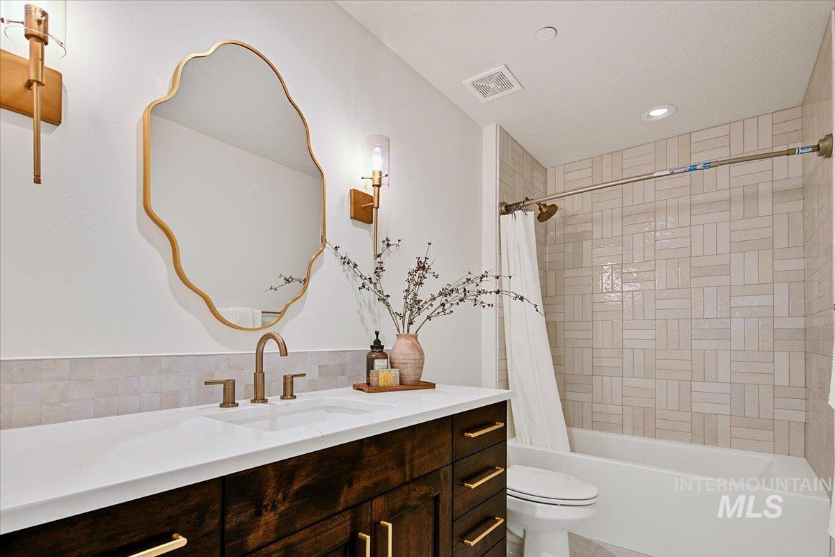 24329 Bay Rum Way, Middleton, Idaho 83644, 5 Bedrooms, 4.5 Bathrooms, Residential For Sale, Price $1,385,000, 98976655