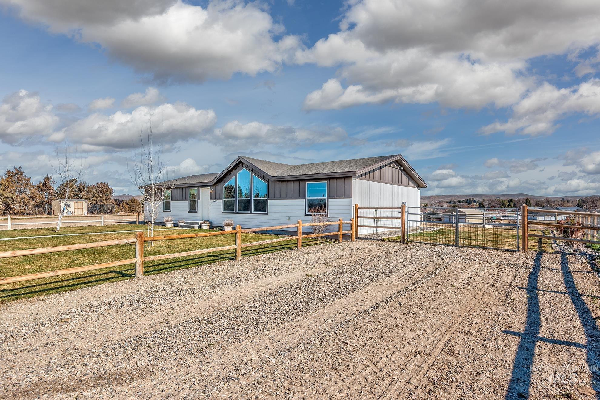 10680 Highway 95, Payette, Idaho 83661, 3 Bedrooms, 2 Bathrooms, Residential For Sale, Price $539,500, 98976656