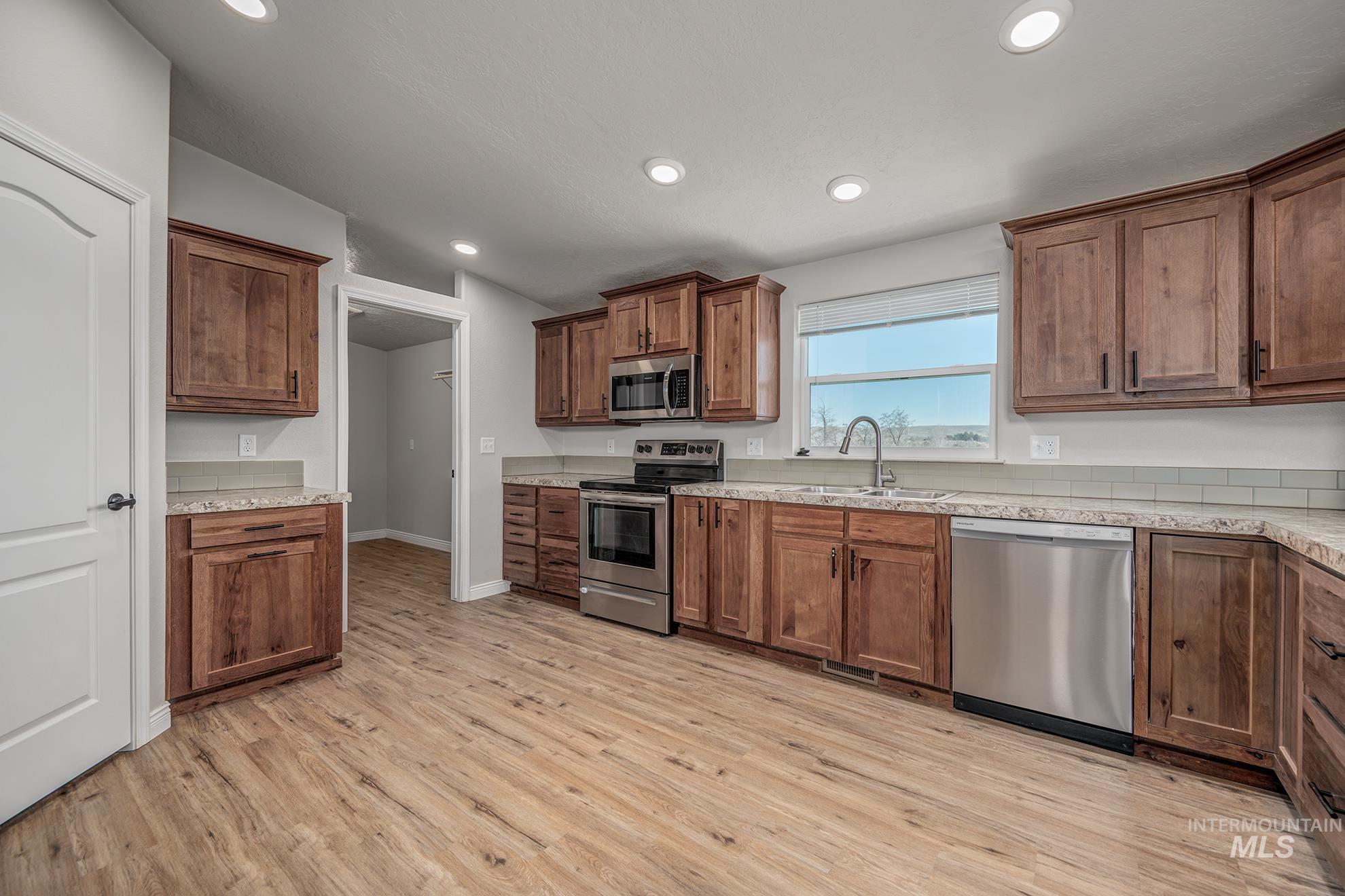 10680 Highway 95, Payette, Idaho 83661, 3 Bedrooms, 2 Bathrooms, Residential For Sale, Price $539,500, 98976656