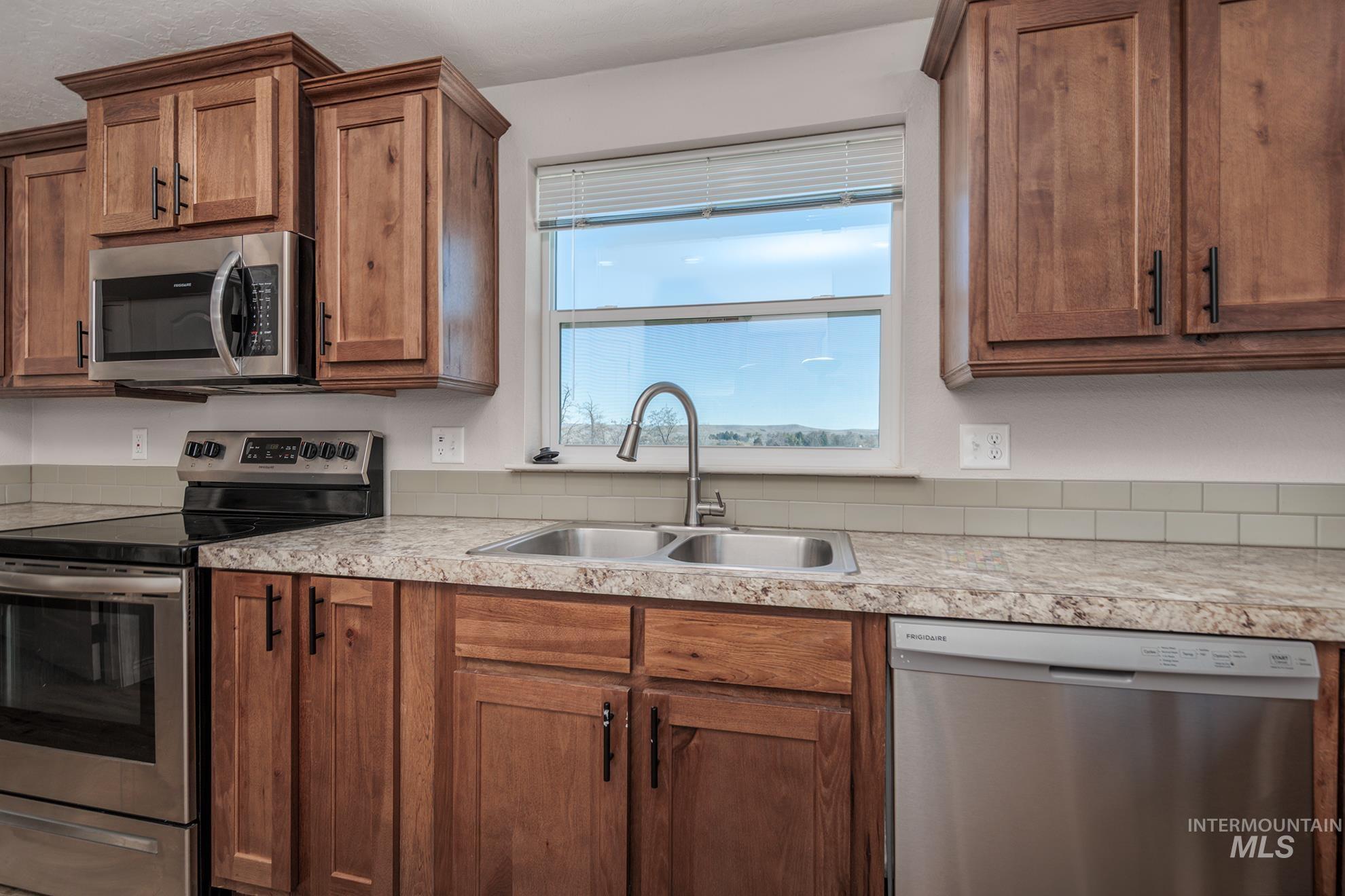 10680 Highway 95, Payette, Idaho 83661, 3 Bedrooms, 2 Bathrooms, Residential For Sale, Price $539,500, 98976656