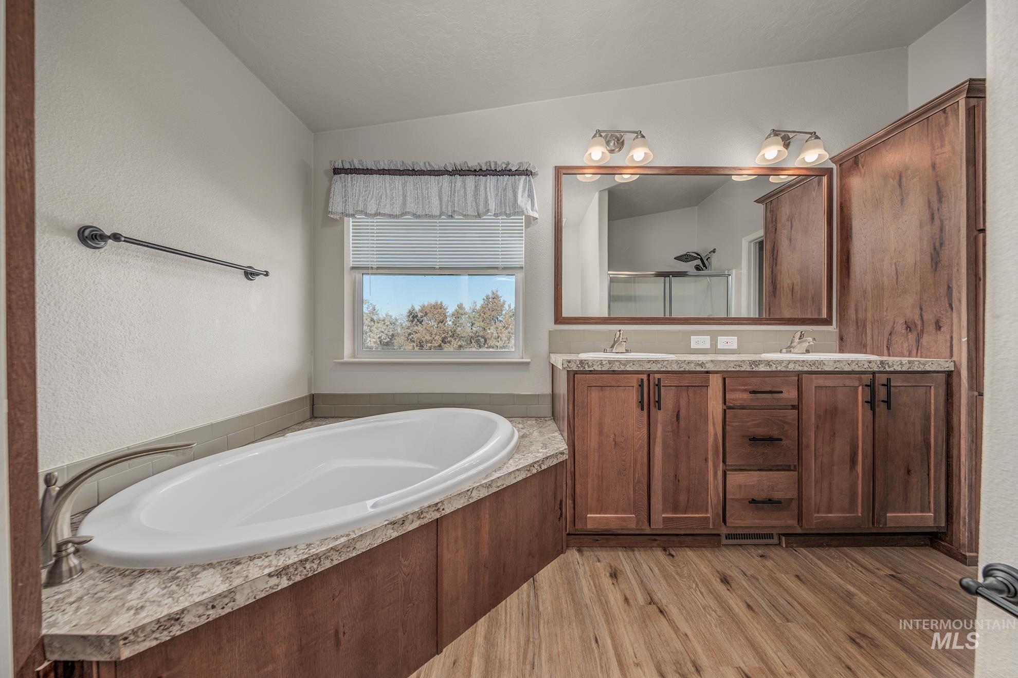 10680 Highway 95, Payette, Idaho 83661, 3 Bedrooms, 2 Bathrooms, Residential For Sale, Price $539,500, 98976656